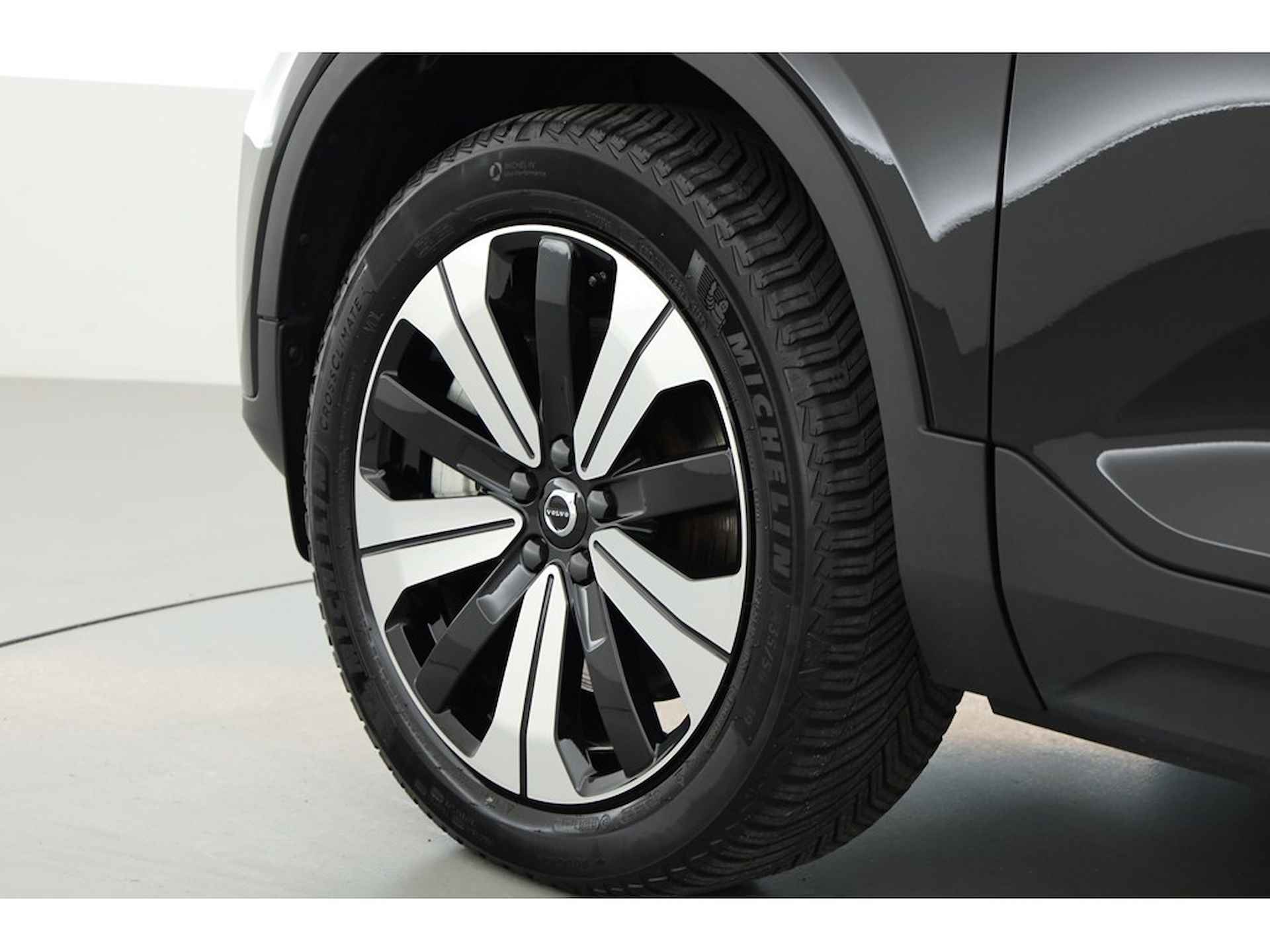 Volvo XC40 1.5 211PK T4 Recharge Plus, H&K Audio, Trekhaak, Camera, ACC, 19 inch - 28/31