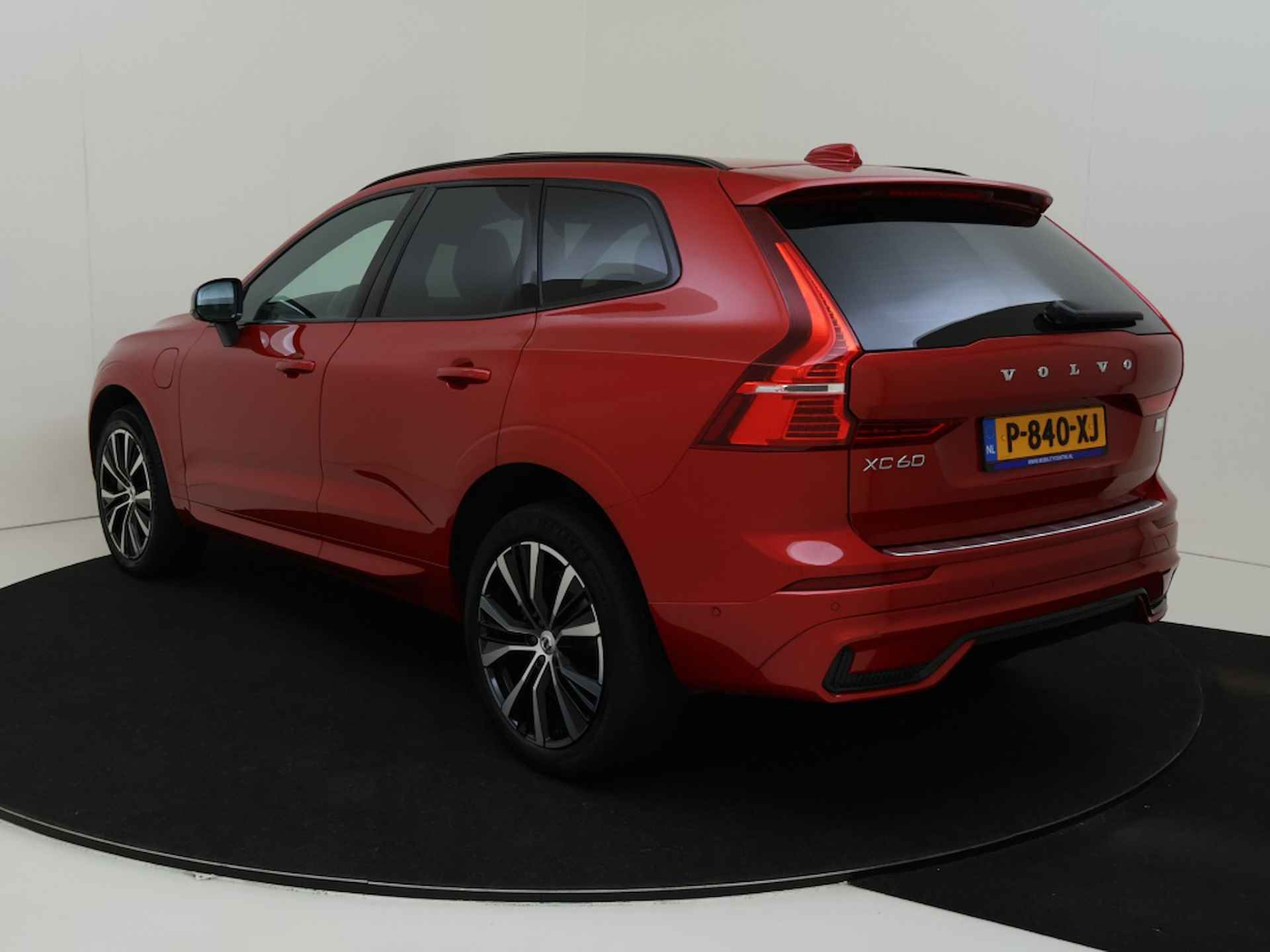 Volvo XC60 T6 AWD Ultimate Dark | Luchtvering | Trekhaak | Bowers&Wilkins | - 4/34