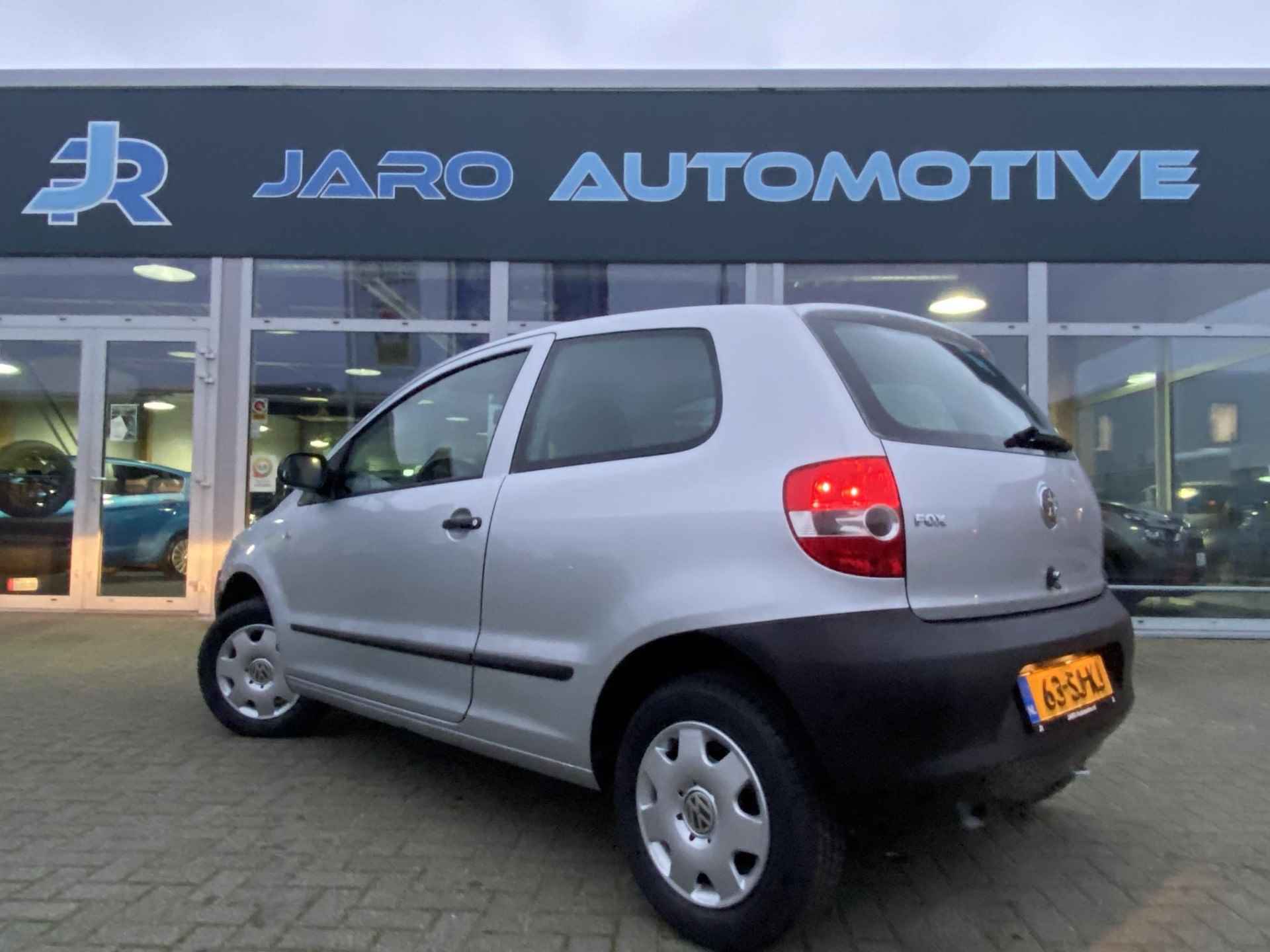 Volkswagen Fox 1.2 Trendline | DAB+ | Bluetooth | 4 nieuwe 4-seizoenenbanden | Nette auto! - 3/33