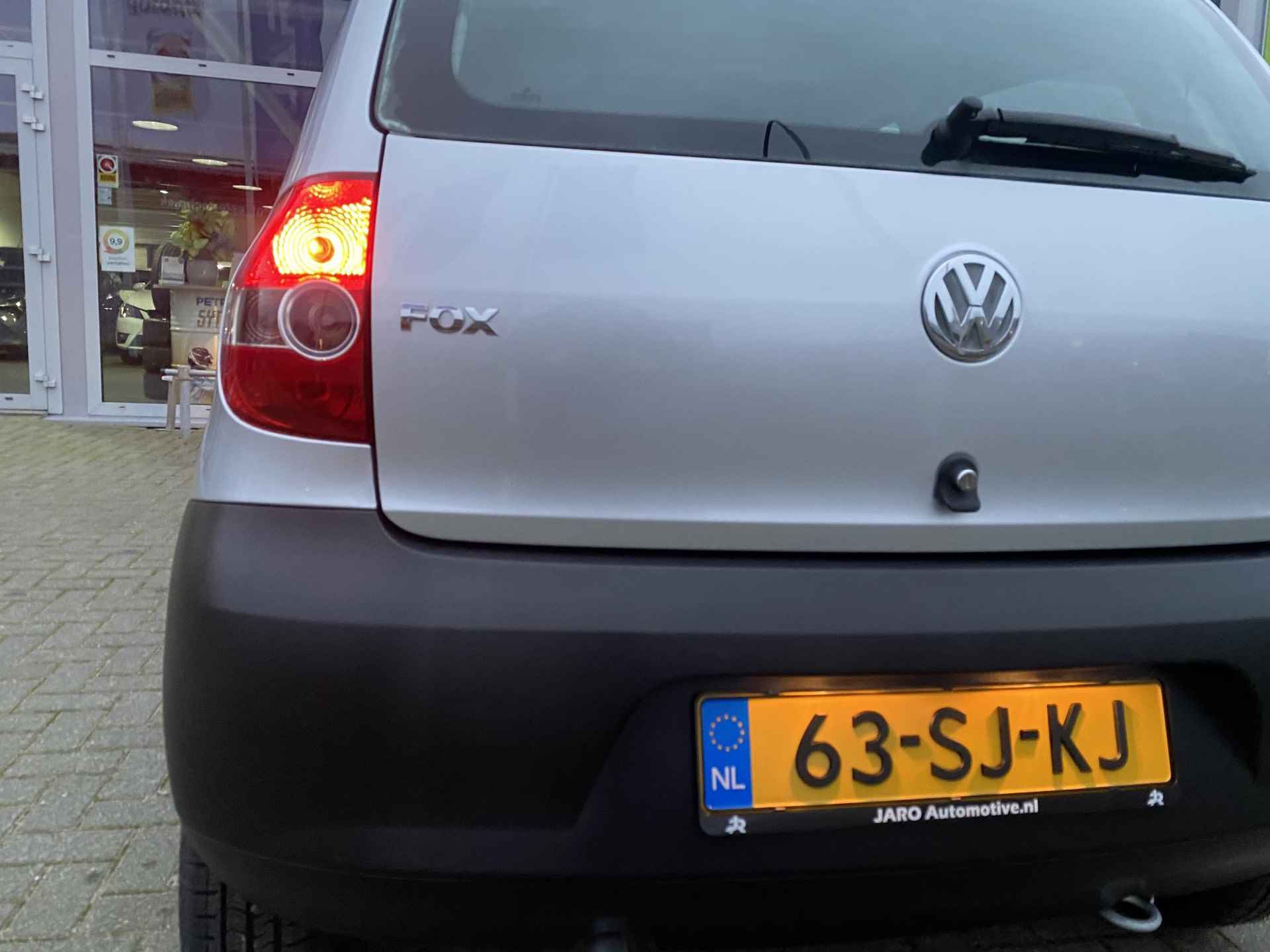 Volkswagen Fox 1.2 Trendline | DAB+ | Bluetooth | 4 nieuwe 4-seizoenenbanden | Nette auto! - 26/33