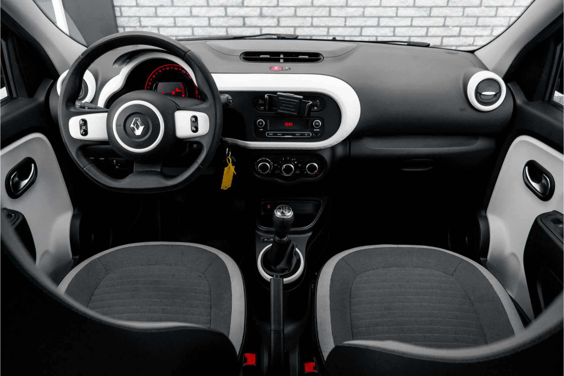 Renault Twingo 1.0 SCe Collection | 4 seizoensbanden | Airco | Ramen en spiegels voor elektrisch bedienbaar | | incl. Bovag rijklaarpakket met 12 maanden garantie | - 8/40