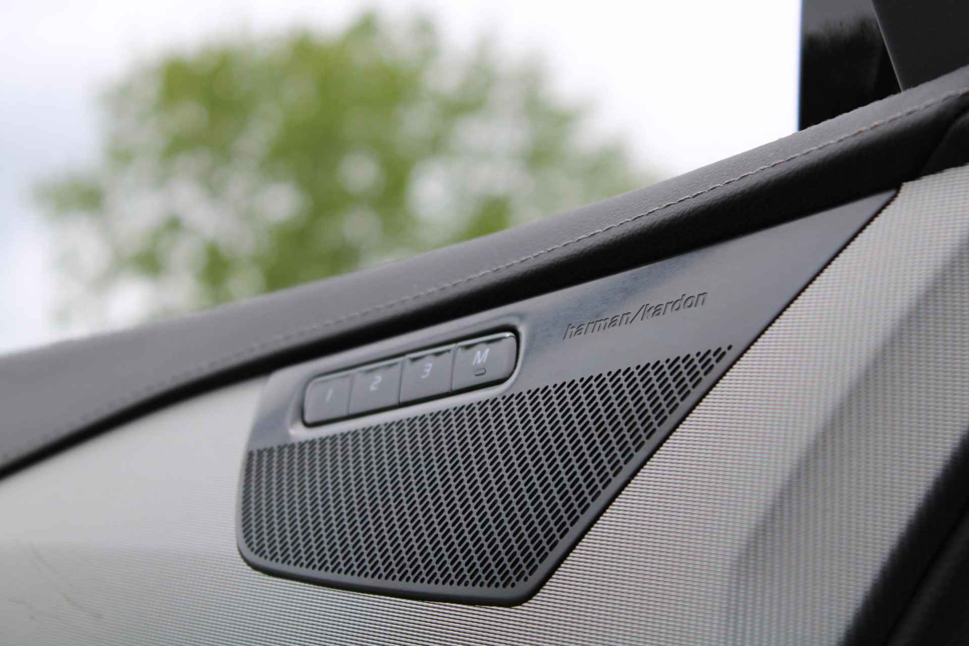 Volvo XC90 T8 Recharge AWD Plus Dark, Panoramadak, 360 graden camera, Head up Display, Sportstoelen, Google Services, - 26/32
