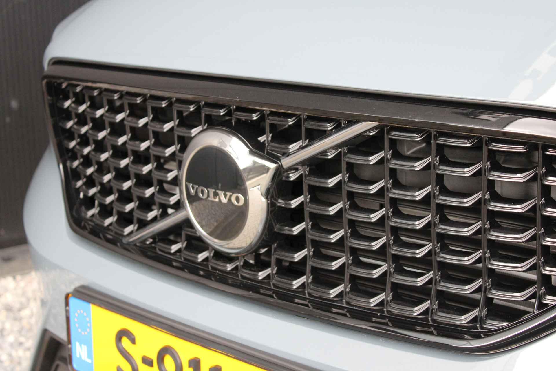 Volvo XC40 T4 Recharge Plus Dark | Harman Kardon | Elec. stoelen | Camera | BLIS | Adaptieve cruise - 13/33