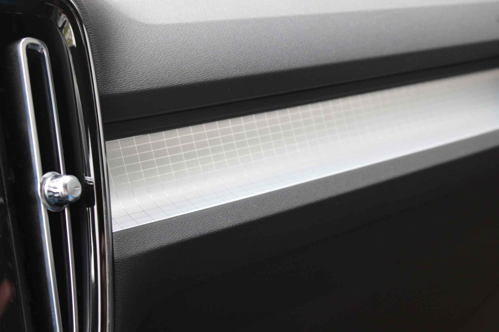 Volvo XC40 T4 Recharge Plus Dark | Harman Kardon | Elec. stoelen | Camera | BLIS | Adaptieve cruise - 18/33