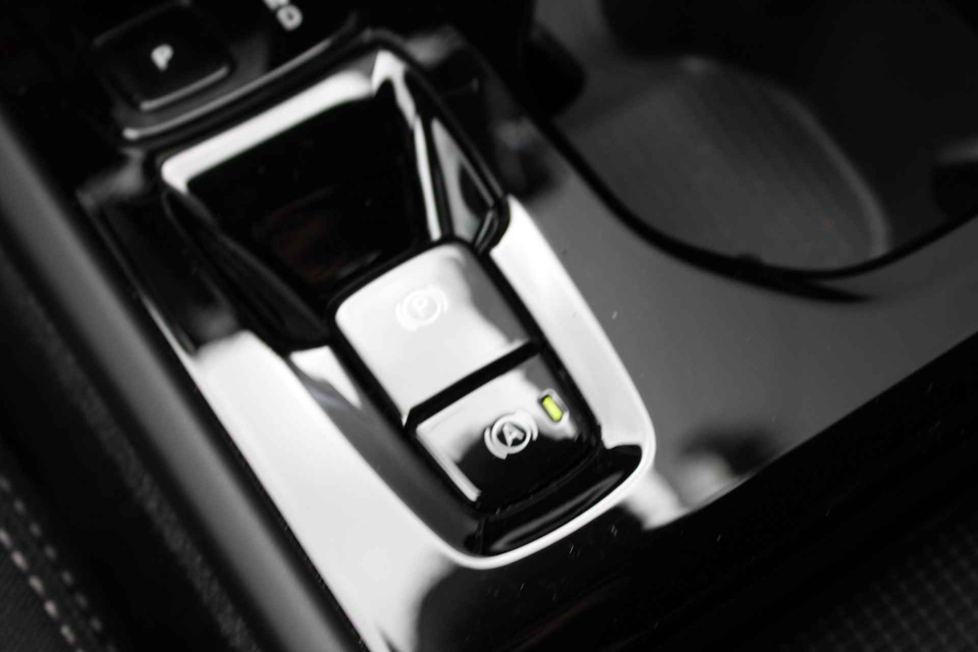 Volvo XC40 T4 Recharge Plus Dark | Harman Kardon | Elec. stoelen | Camera | BLIS | Adaptieve cruise - 22/33