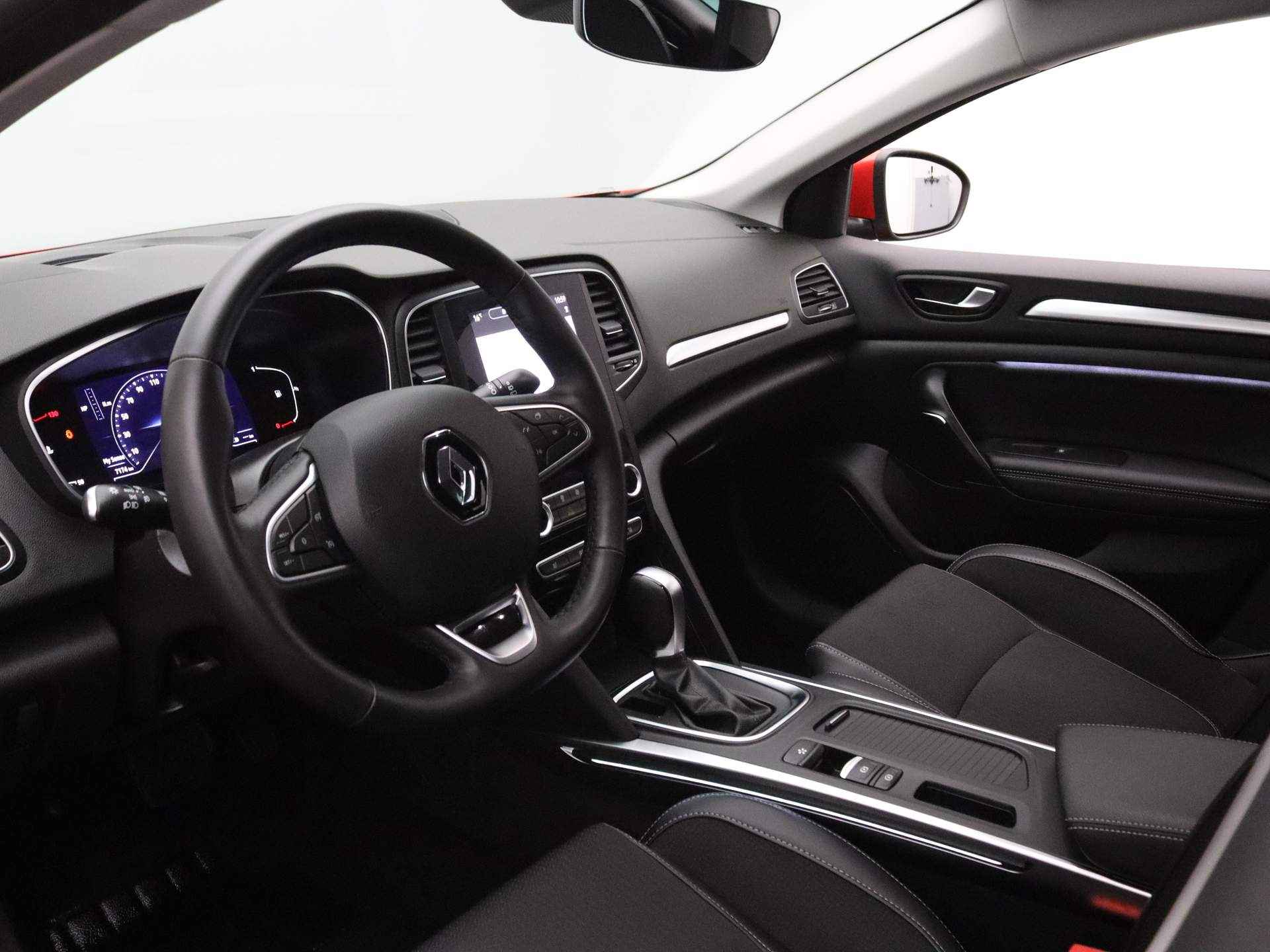 Renault Mégane Estate TCe 140pk Techno EDC/AUTOMAAT ALL-IN PRIJS! Climate control | Navig | Cruise control - 4/43