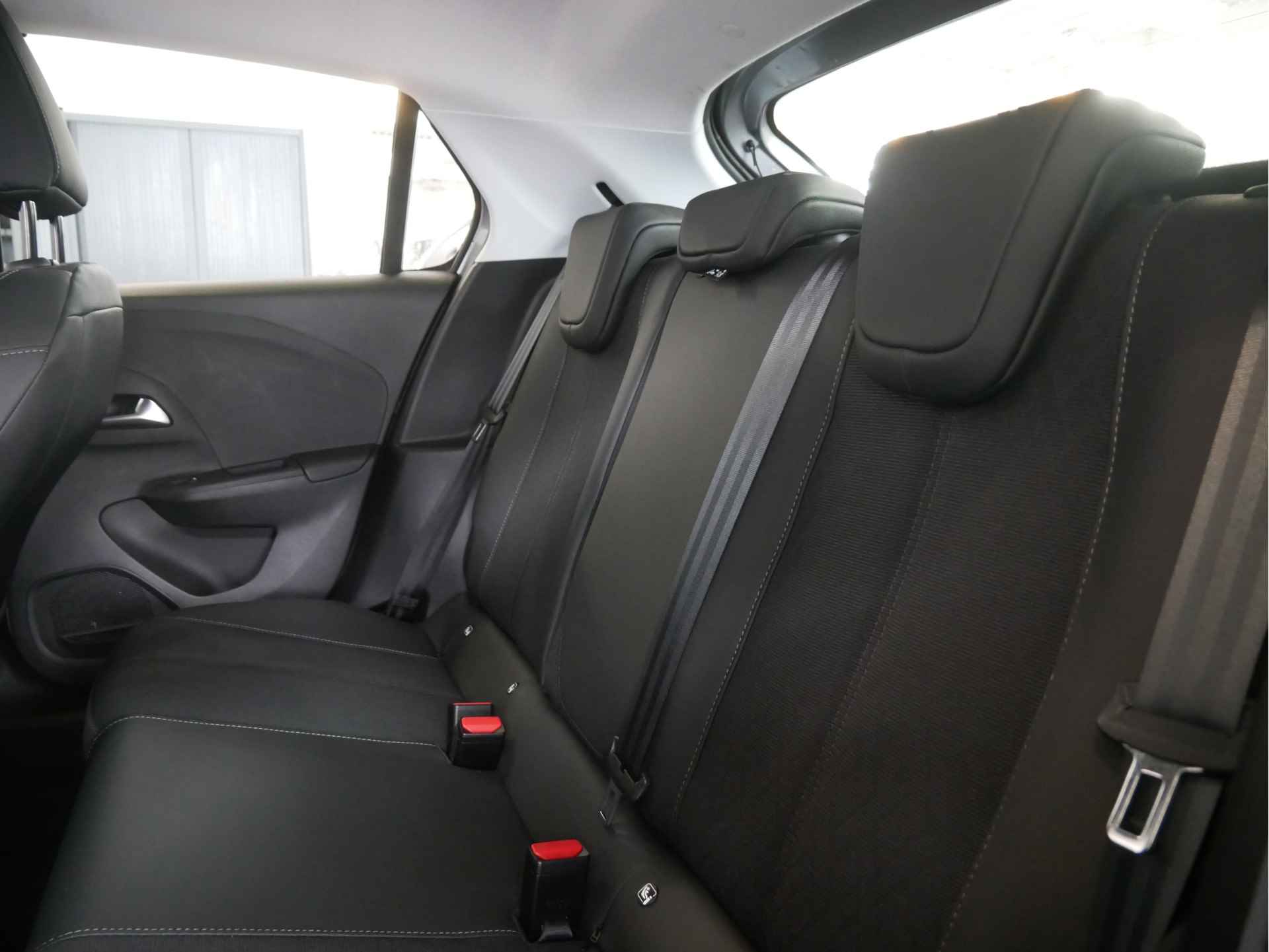 Opel Corsa 1.2 Elegance 100PK | Apple Carplay & Android auto | LED verlichting | Grootlicht assistent - 28/32