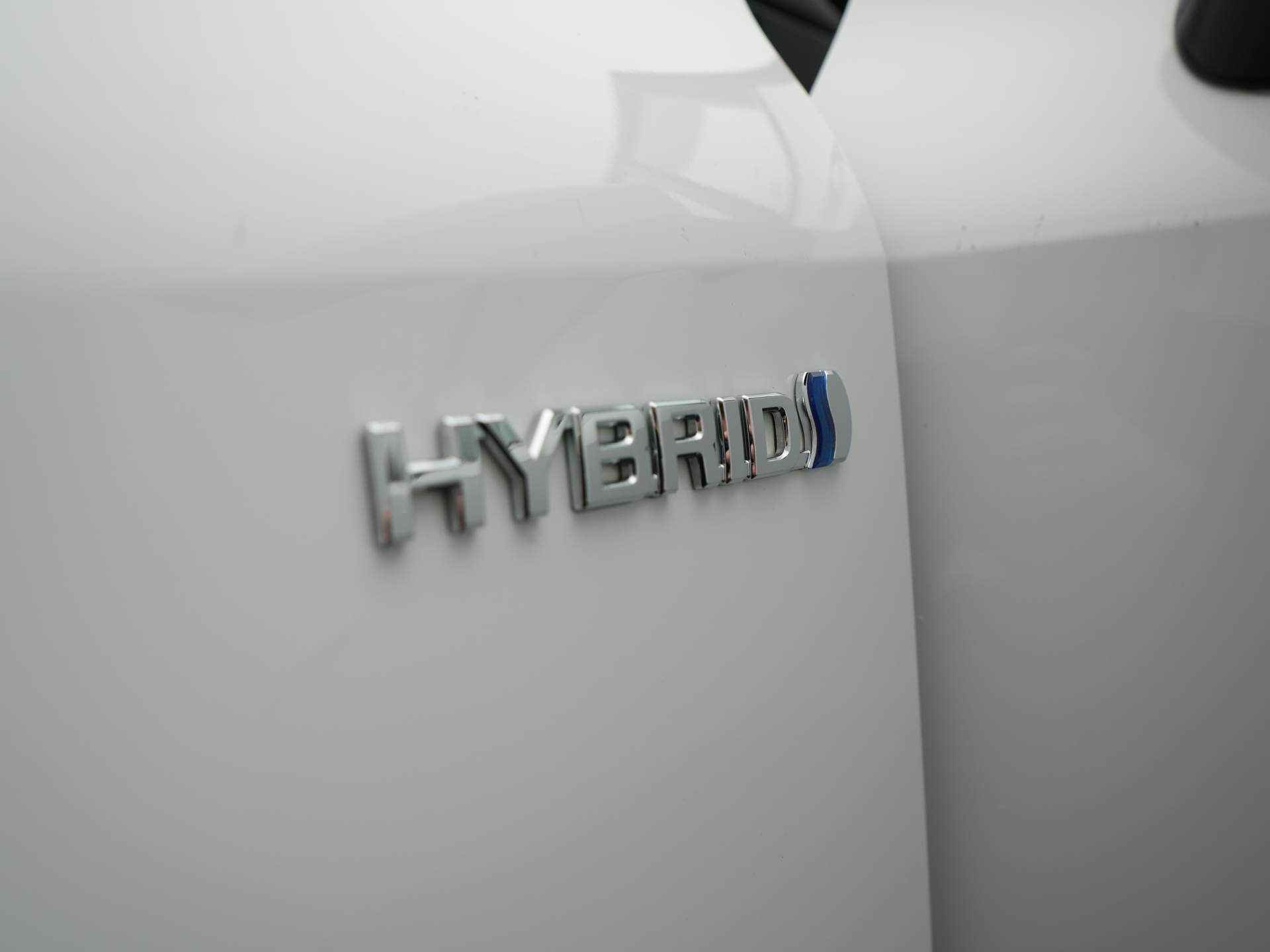 Toyota Corolla Touring Sports 1.8 Hybrid Business Plus - All seasonbanden - Automaat - Hybride - 24/27