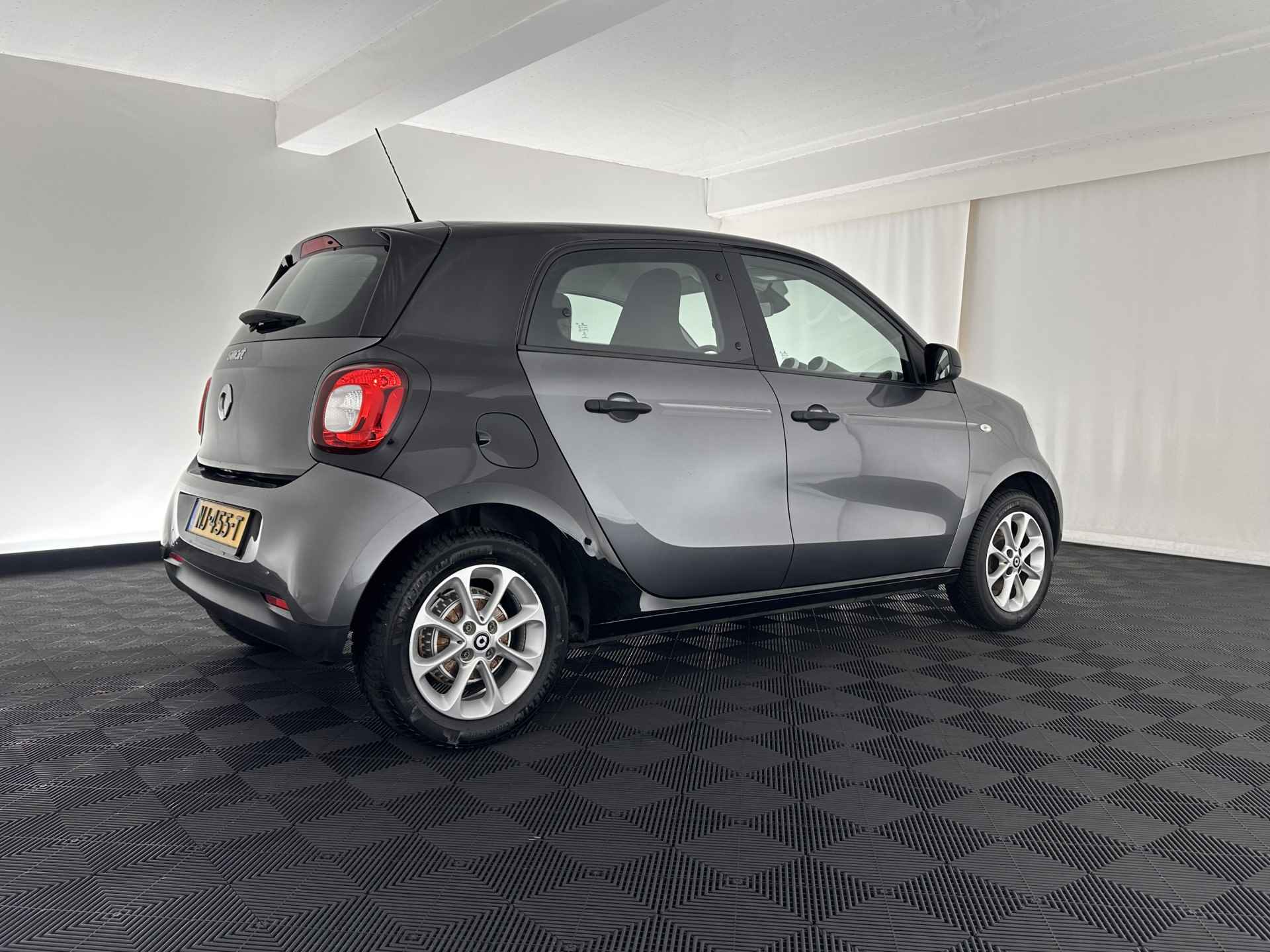 Smart Forfour 1.0 Pure Cool&Audio-Pack *AIRCO | CRUISE | COMFORT-SEATS | 15''ALU* - 6/24