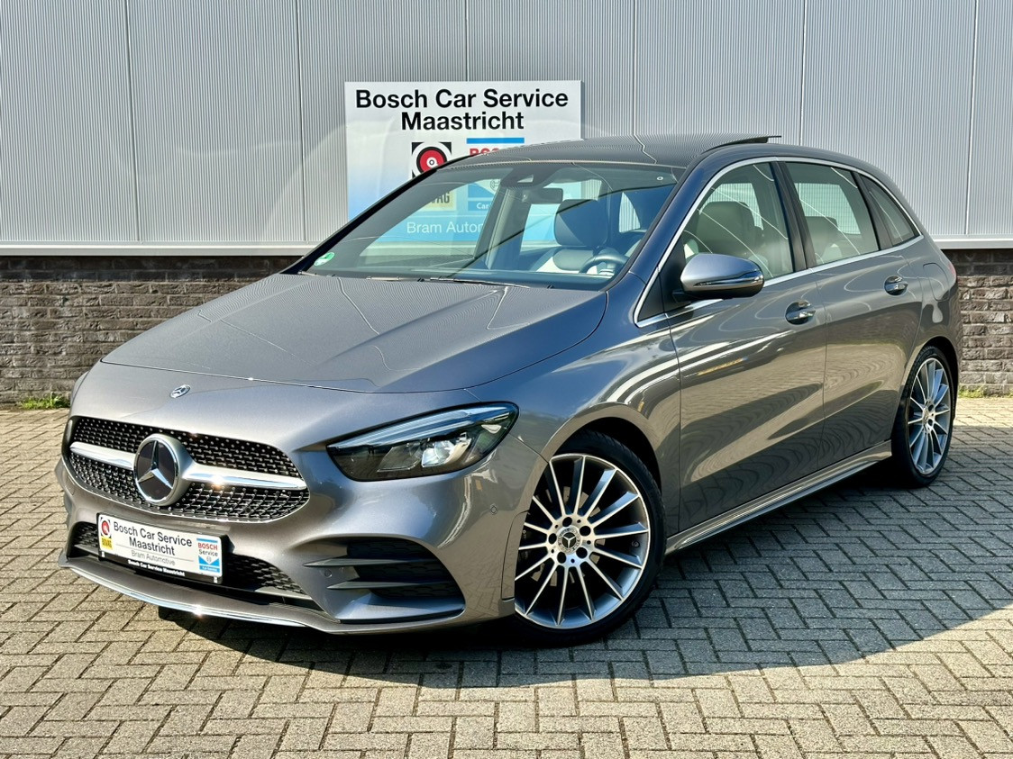 Mercedes-Benz B-Klasse 200 AMG | Panorama | LED | Camera | 19" | DAB+ | Dealer onderhouden | 1ste Eigenaar |  Interesse, Proefrit? Bel of app met: 06-24 28 28 42