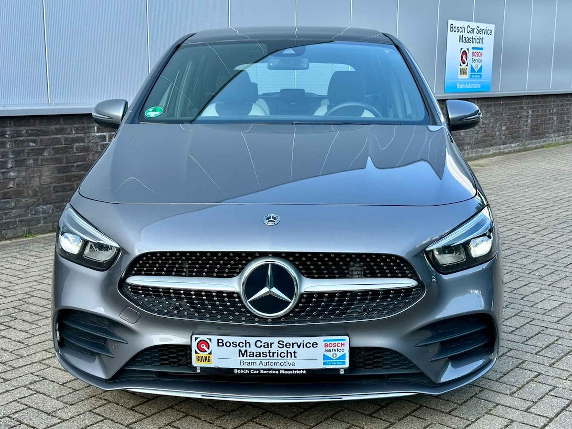 Mercedes-Benz B-Klasse 200 AMG | Panorama | LED | Camera | 19" | DAB+ | Dealer onderhouden | 1ste Eigenaar |  Interesse, Proefrit? Bel of app met: 06-24 28 28 42 - 9/50