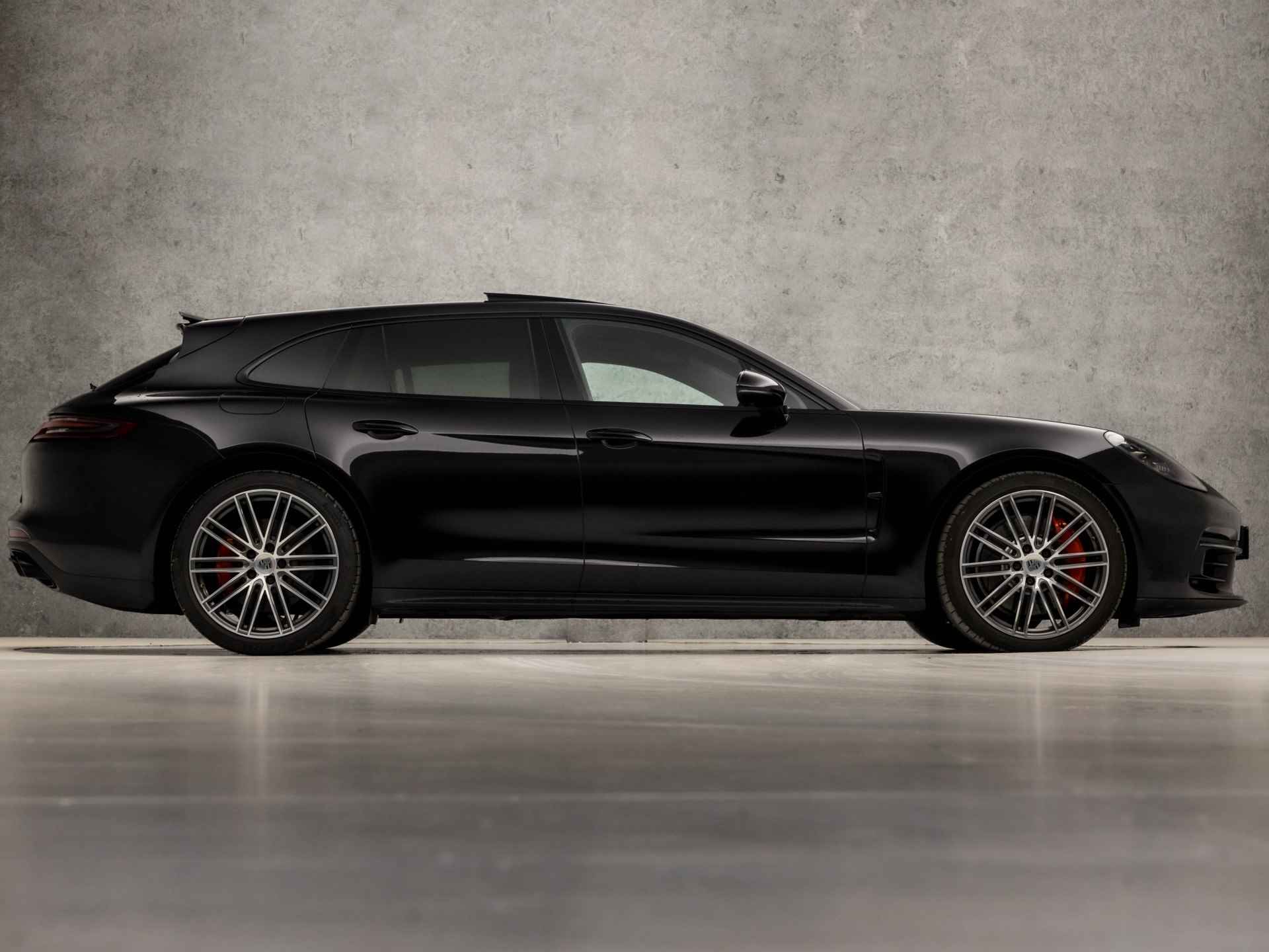 Porsche Panamera Sport Turismo 2.9 4 E-Hybrid Sportdesign 463Pk Automaat (PANORAMADAK, APPLE CARPLAY, SOFT CLOSE, LUCHTVERING, MATRIX LED, GROOT NAVI, MEMORY SEATS, ADAPTIVE CRUISE, NIEUWSTAAT) - 4/49