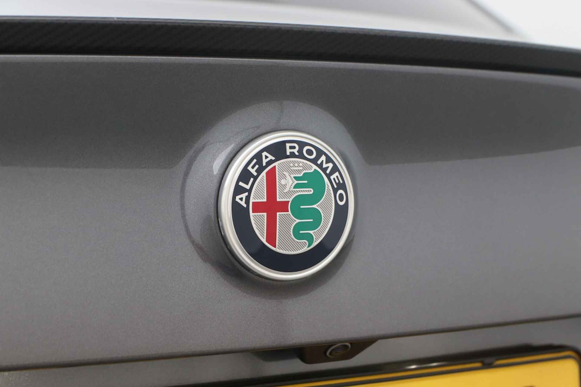 Alfa romeo Giulia 2.9 V6 Quadrifoglio | 510pk | Harman/Kardon | NAP | Camera - 59/60