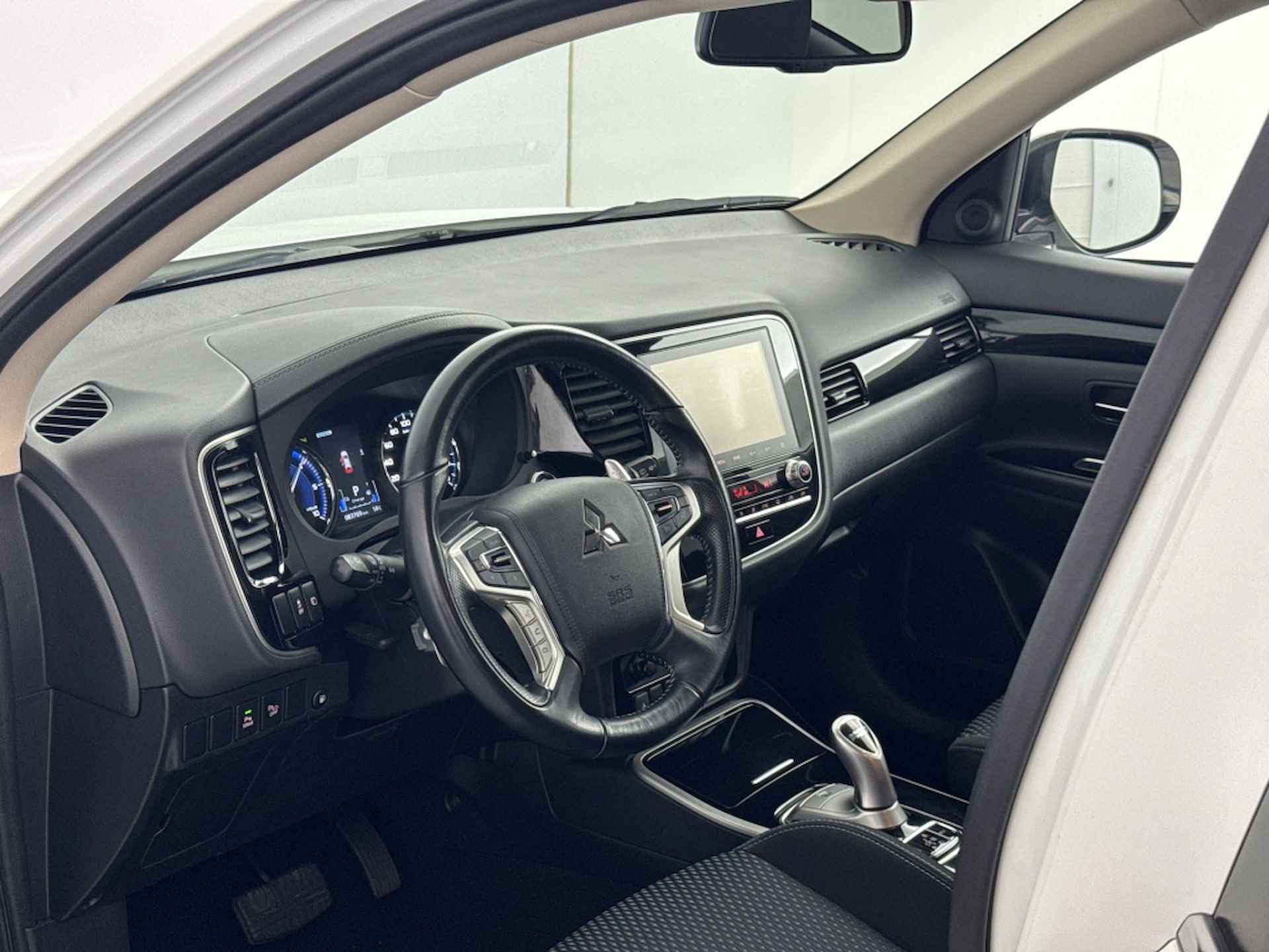 Mitsubishi Outlander 2.4 PHEV Pure+ - 10/31