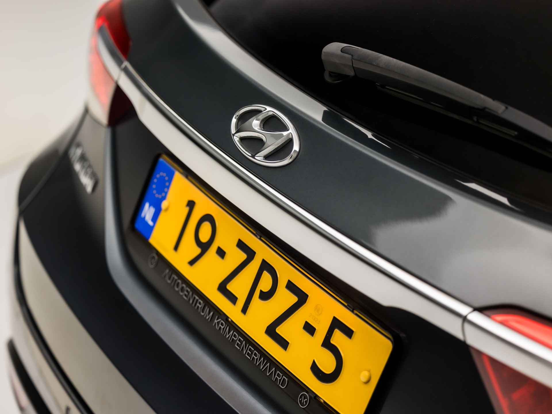 Hyundai i40 Wagon 1.6 GDI Sport (NAVIGATIE, CLIMATE, CAMERA, XENON, ELEK SPORTSTOELEN, PARKEERSENSOREN, NIEUWE APK, GETINT GLAS, CRUISE, NIEUWSTAAT) - 26/33