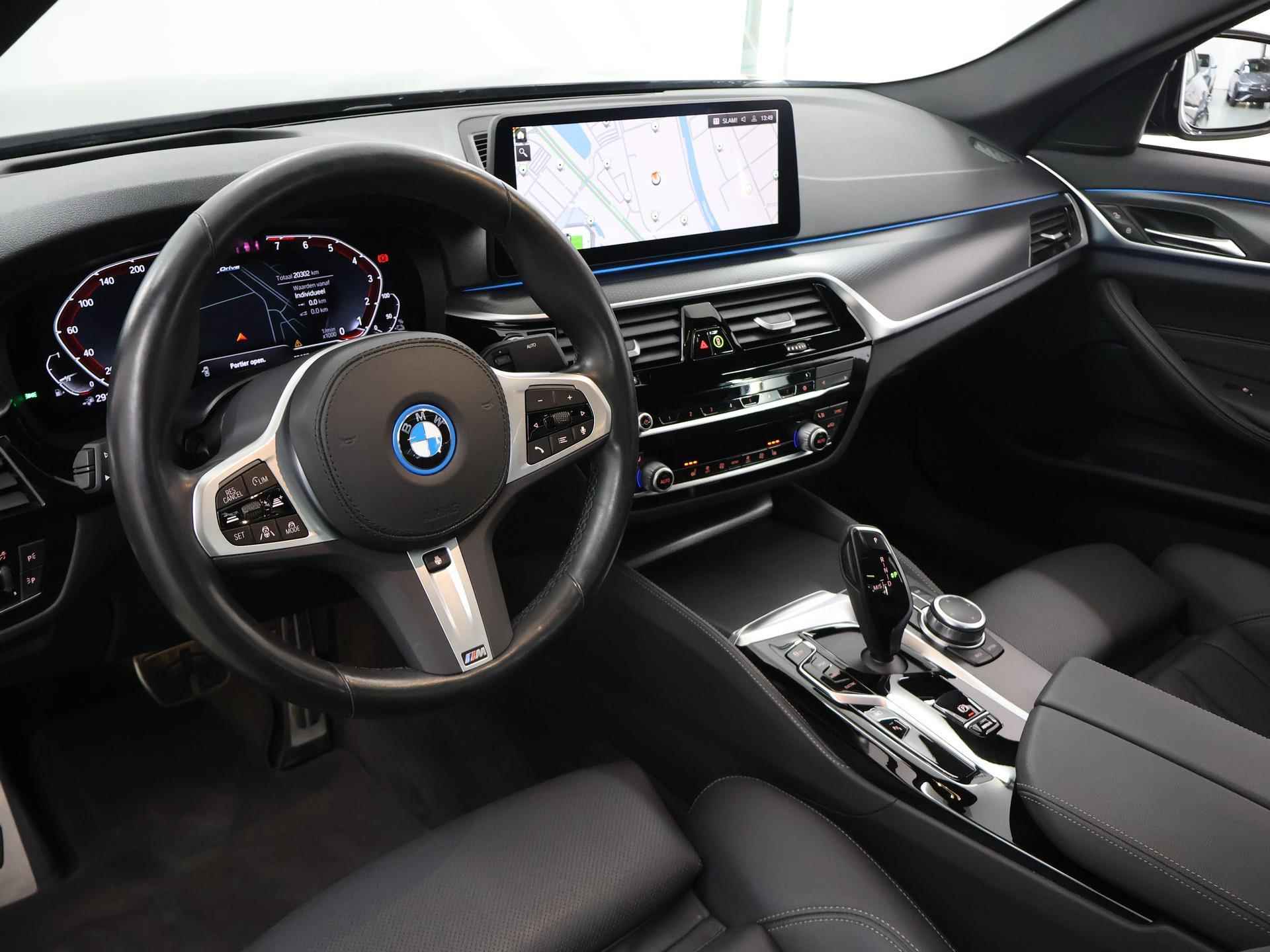 BMW 5-serie 545e xDrive Business Edition Plus | M-Sport | BMW Live Dashboard | DAB | Laser Licht | HUD | 19" Lichtmetaal | Camera | Schuif/Kanteldak | LED | - 8/52