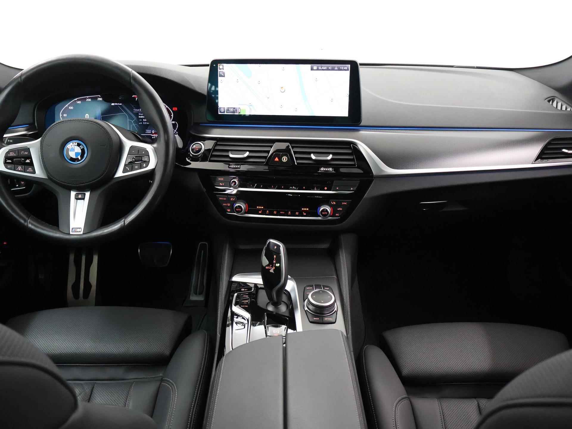 BMW 5-serie 545e xDrive Business Edition Plus | M-Sport | BMW Live Dashboard | DAB | Laser Licht | HUD | 19" Lichtmetaal | Camera | Schuif/Kanteldak | LED | - 9/52