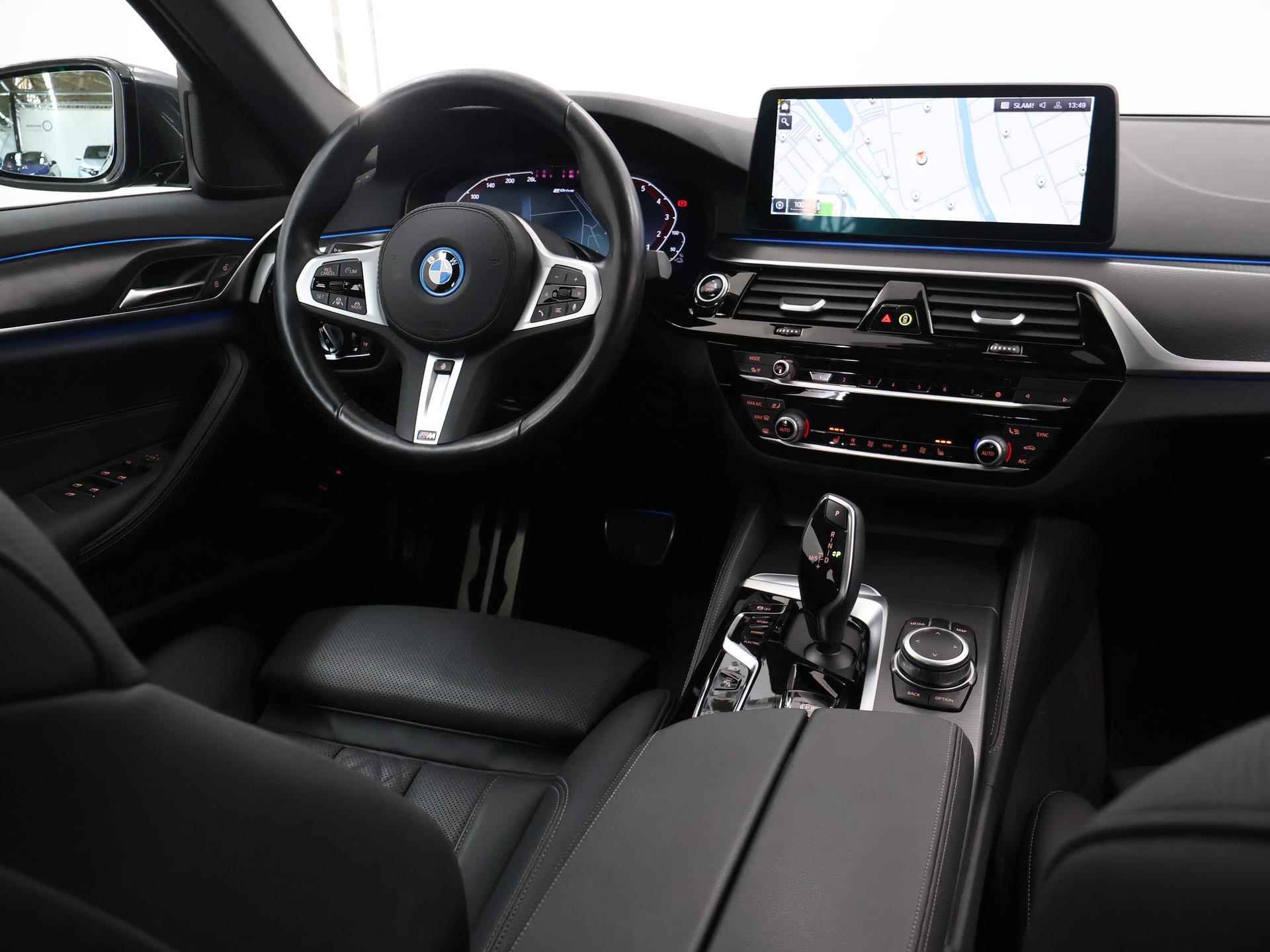 BMW 5-serie 545e xDrive Business Edition Plus | M-Sport | BMW Live Dashboard | DAB | Laser Licht | HUD | 19" Lichtmetaal | Camera | Schuif/Kanteldak | LED | - 10/52