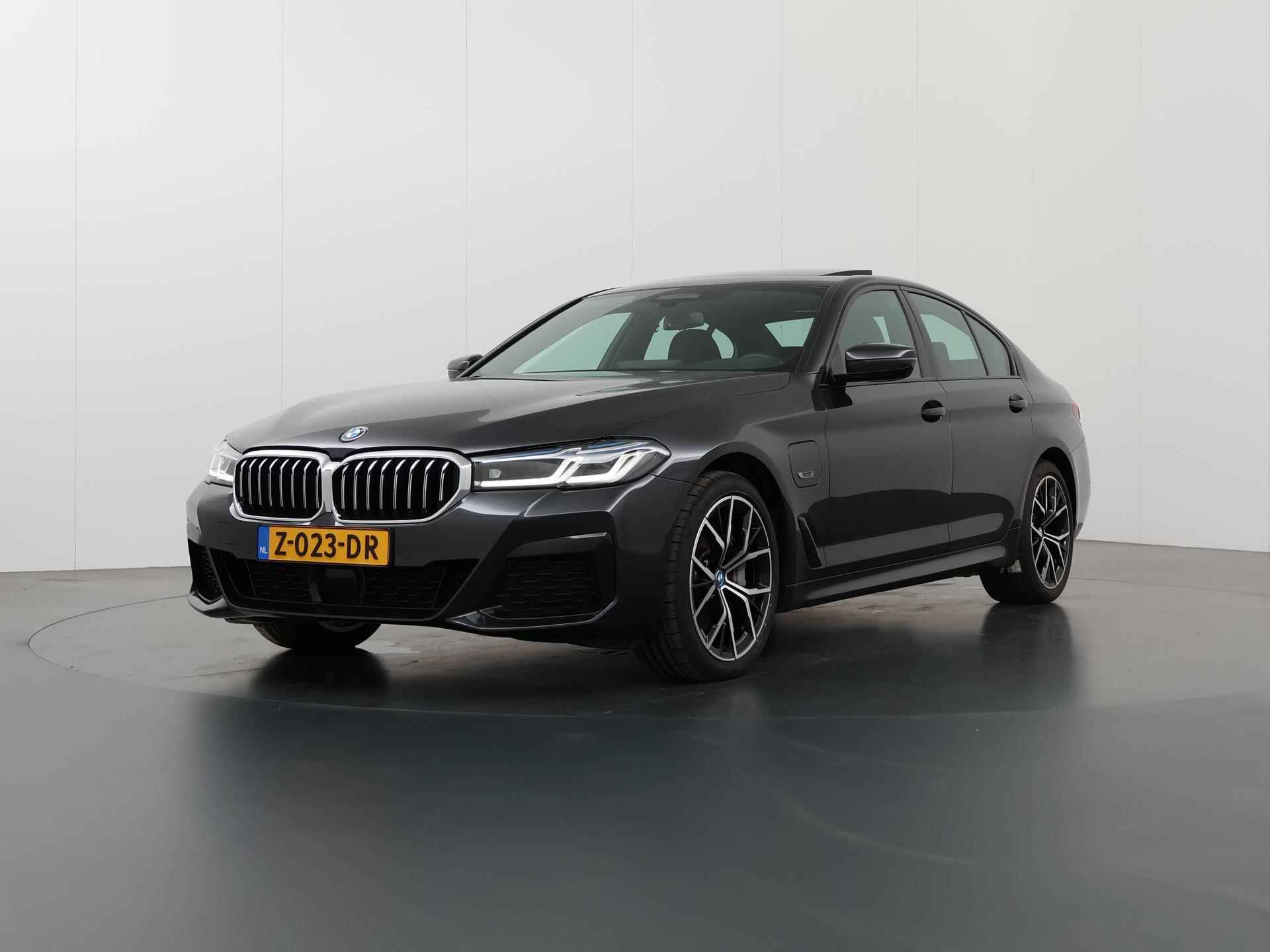 BMW 5-serie 545e xDrive Business Edition Plus | M-Sport | BMW Live Dashboard | DAB | Laser Licht | HUD | 19" Lichtmetaal | Camera | Schuif/Kanteldak | LED | - 52/52
