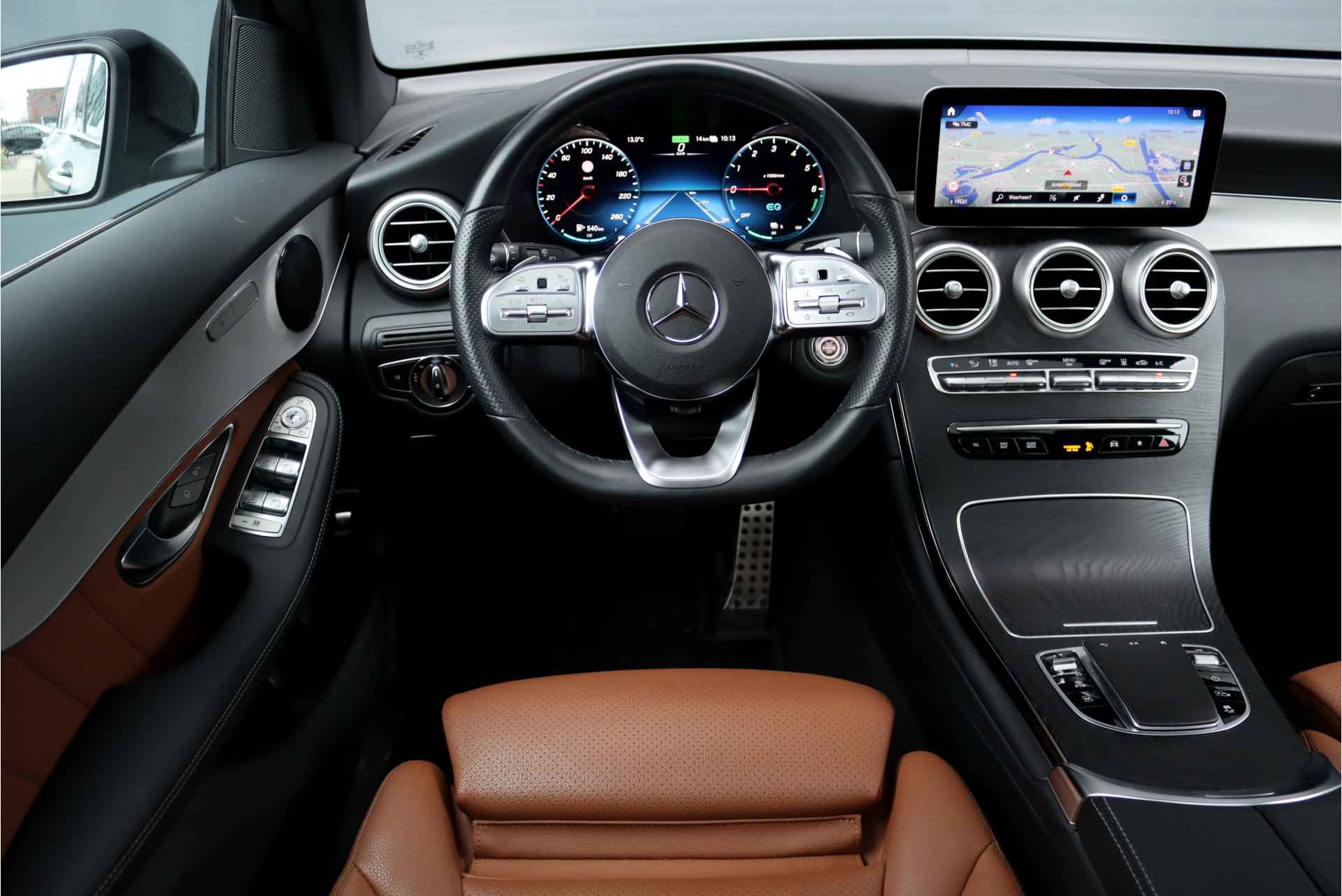 Mercedes-Benz GLC 300de 4-MATIC AMG Line Aut9, Panoramadak, Distronic+, Keyless Go, Surround Camera, Nightpakket, Leder, Voorklimatisering, Dodehoekassistent, Sfeerverlichting, Etc. - 30/47