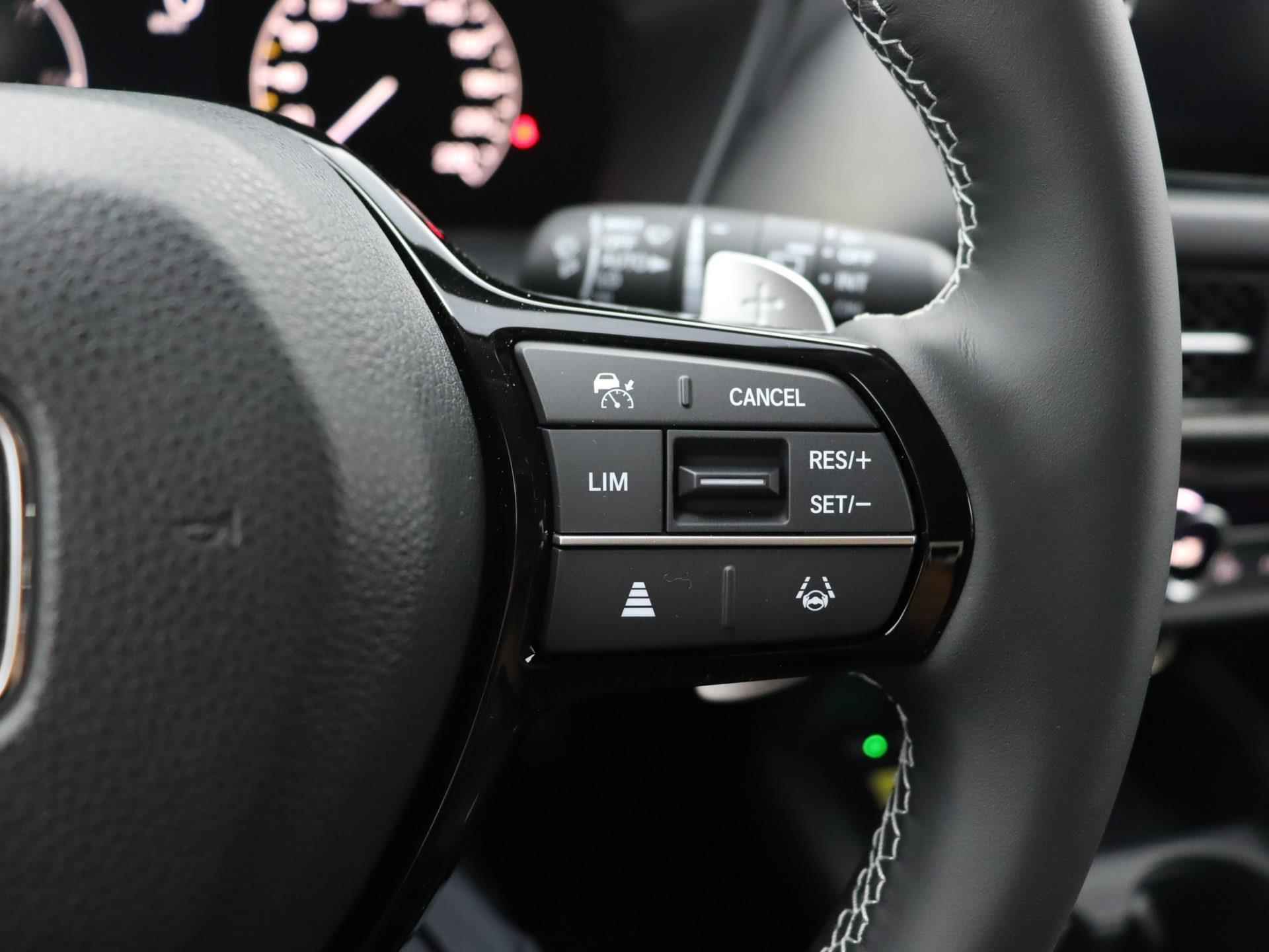 Honda ZR-V 2.0 e:HEV Sport | Incl. € 2500,- Voorraadactie! | Tot 10 jaar garantie!* | Navigatie | Elektrische kofferklep | Half Leer | Privacy glas | 18 inch | - 24/27
