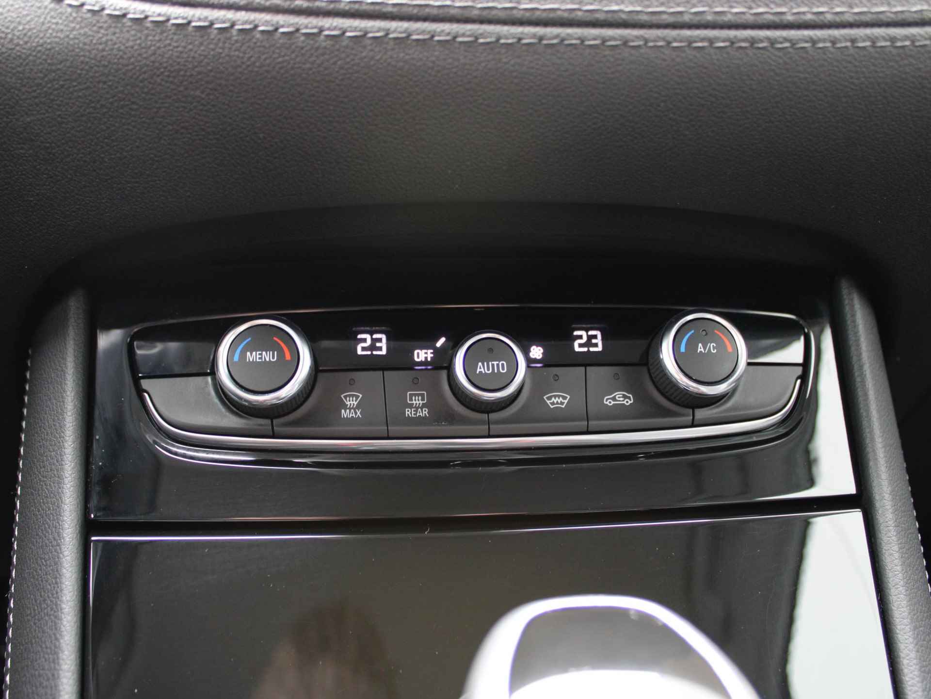 Opel Grandland X 1.2 Turbo Innovation Automaat | Navi / Camera / Climate - 17/25