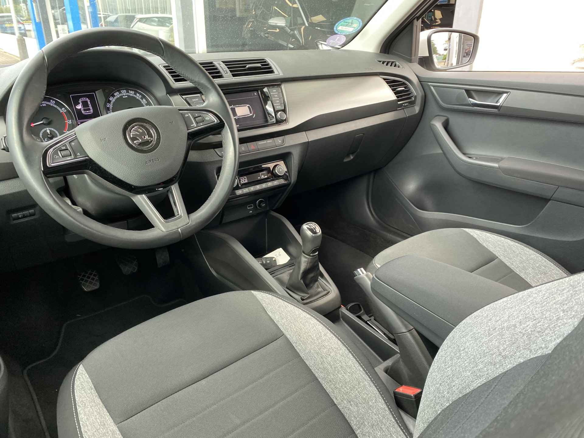 Škoda Fabia Combi 1.0 TSI Business Edition / PARK. SENSOREN/ CRUISE/ KEYLESS/ STOEL VERWARM./ APP CONNECT/ NAVI/ CLIMA/ DAB/ - 8/29