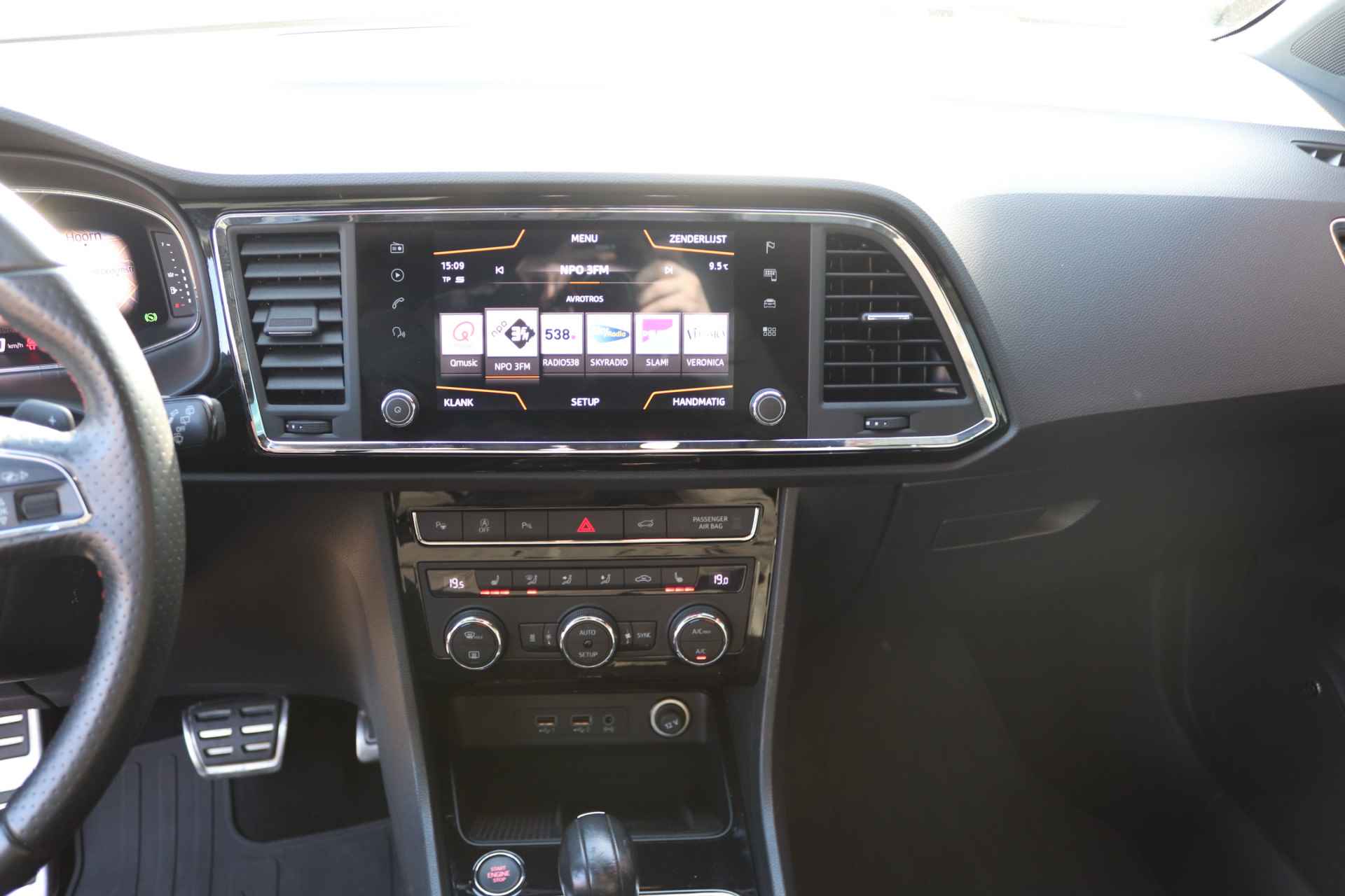 SEAT Ateca 2.0 TSI FR 4DRIVE Business Intense | Clima-Airco | Apple Carplay | Parkeercamera | Incl. BOVAG Garantie | Virtual Cockpit | Wegklapbare trekhaak | - 32/42