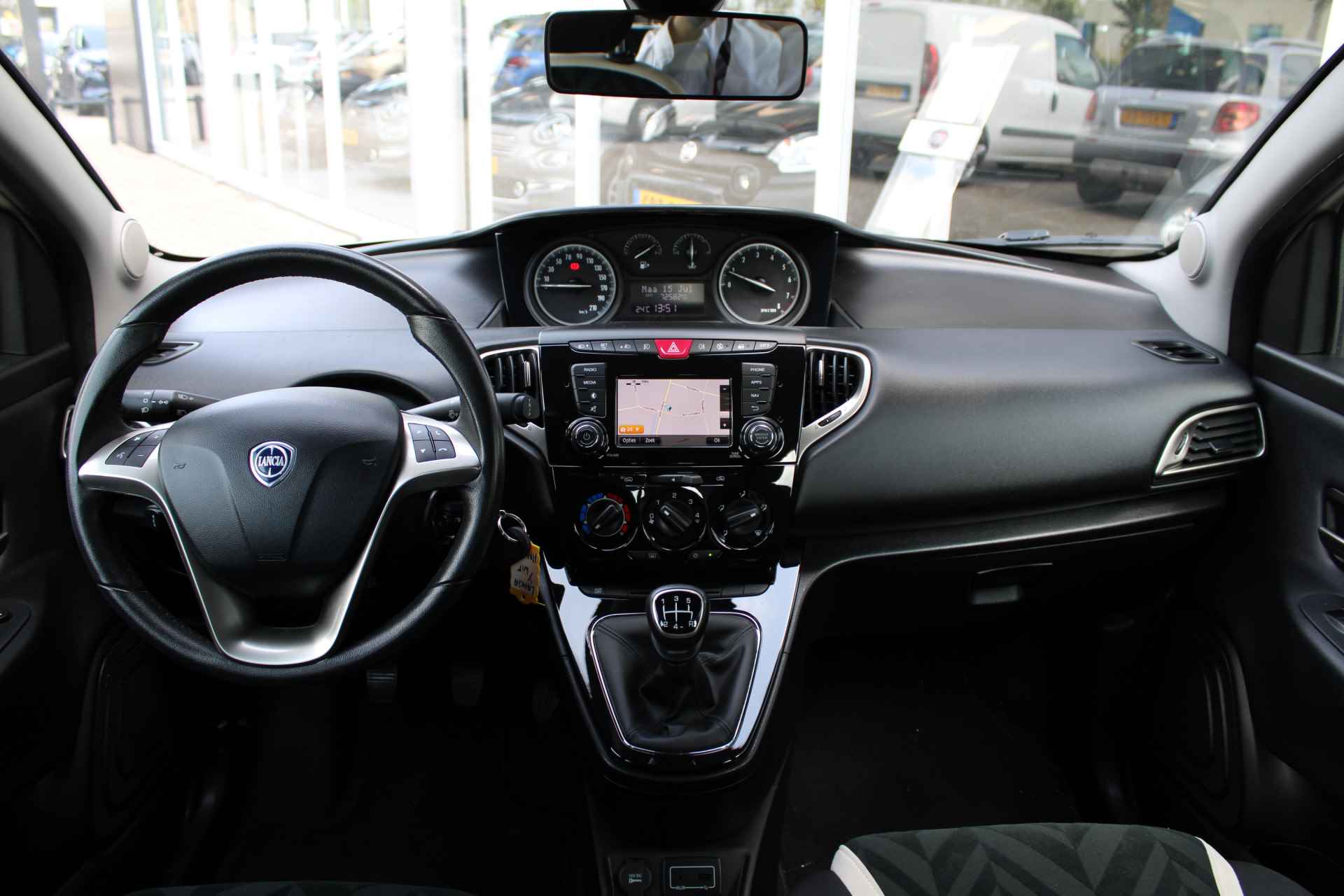 Lancia Ypsilon 1.2 Opening Edition | Cruise control | Navi | Bluetooth - 5/21