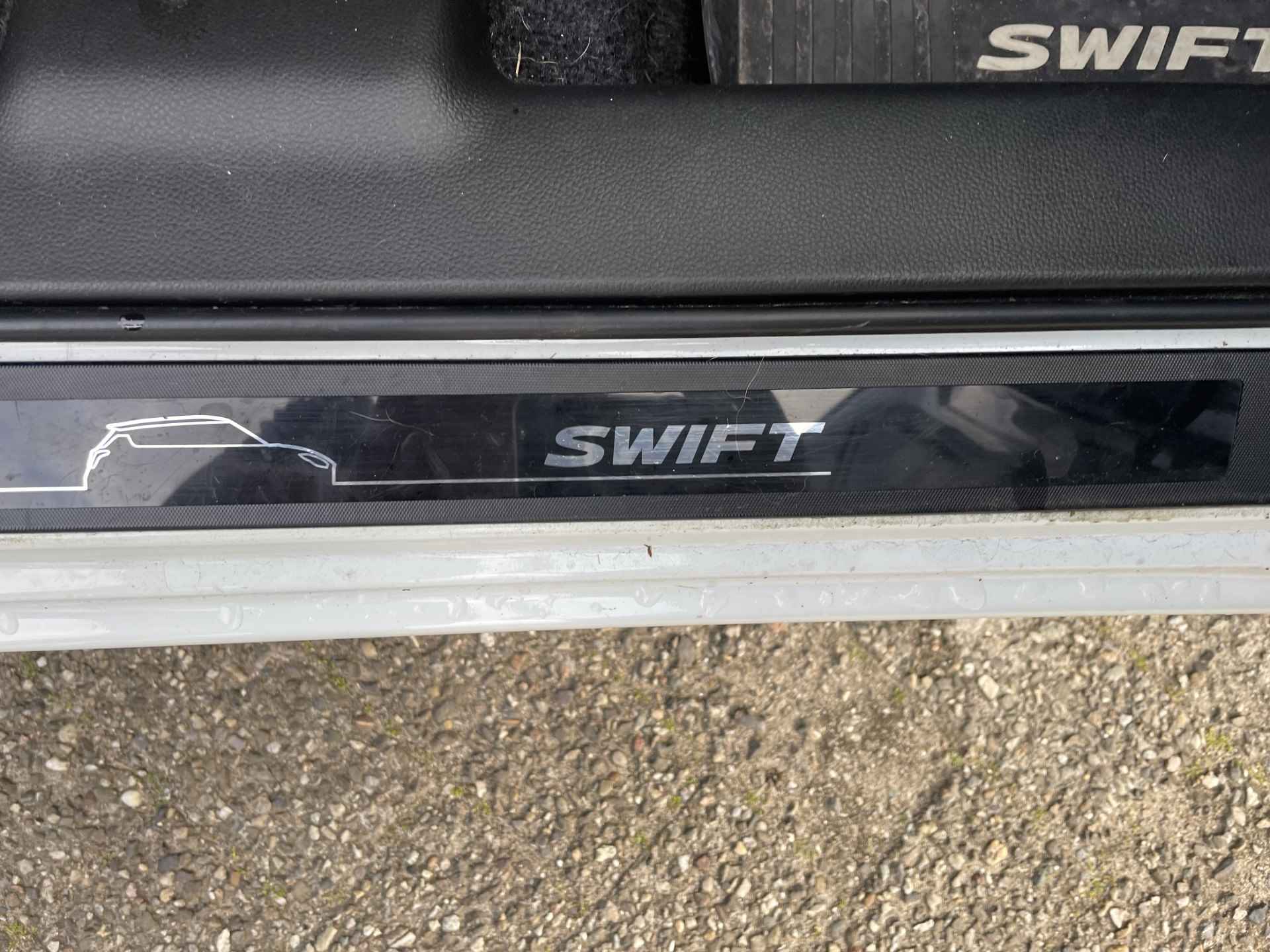 Suzuki Swift 1.2 Stijl Smart Hybrid I Trekh I Carplay I Navi - 35/39