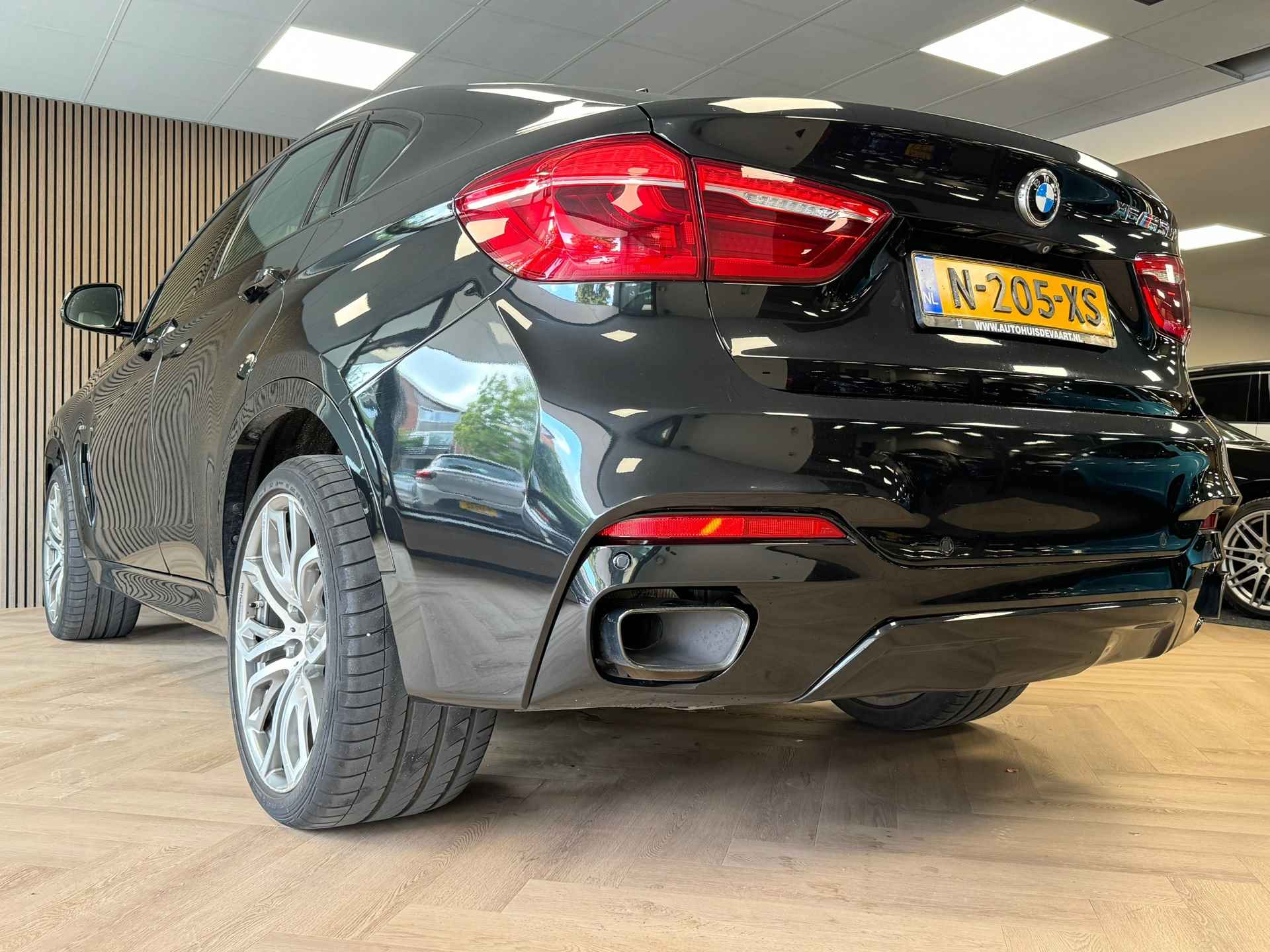 BMW X6 M50d AUT. PANORAMADAK NAVIGATIE AIRCO CRUISE CAMERA PDC MEMORY STOELVERWARMING - 12/43