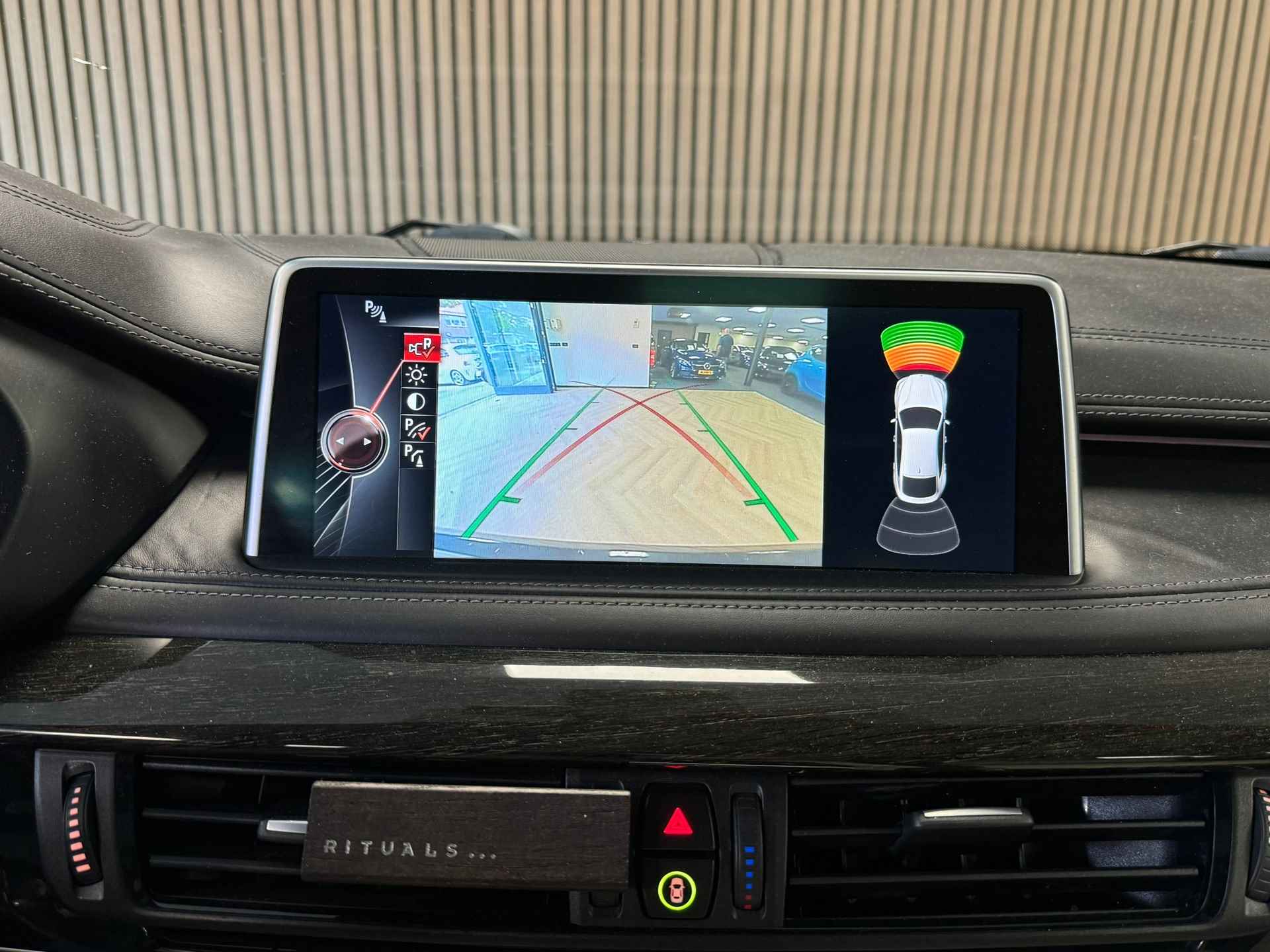 BMW X6 M50d AUT. PANORAMADAK NAVIGATIE AIRCO CRUISE CAMERA PDC MEMORY STOELVERWARMING - 37/43