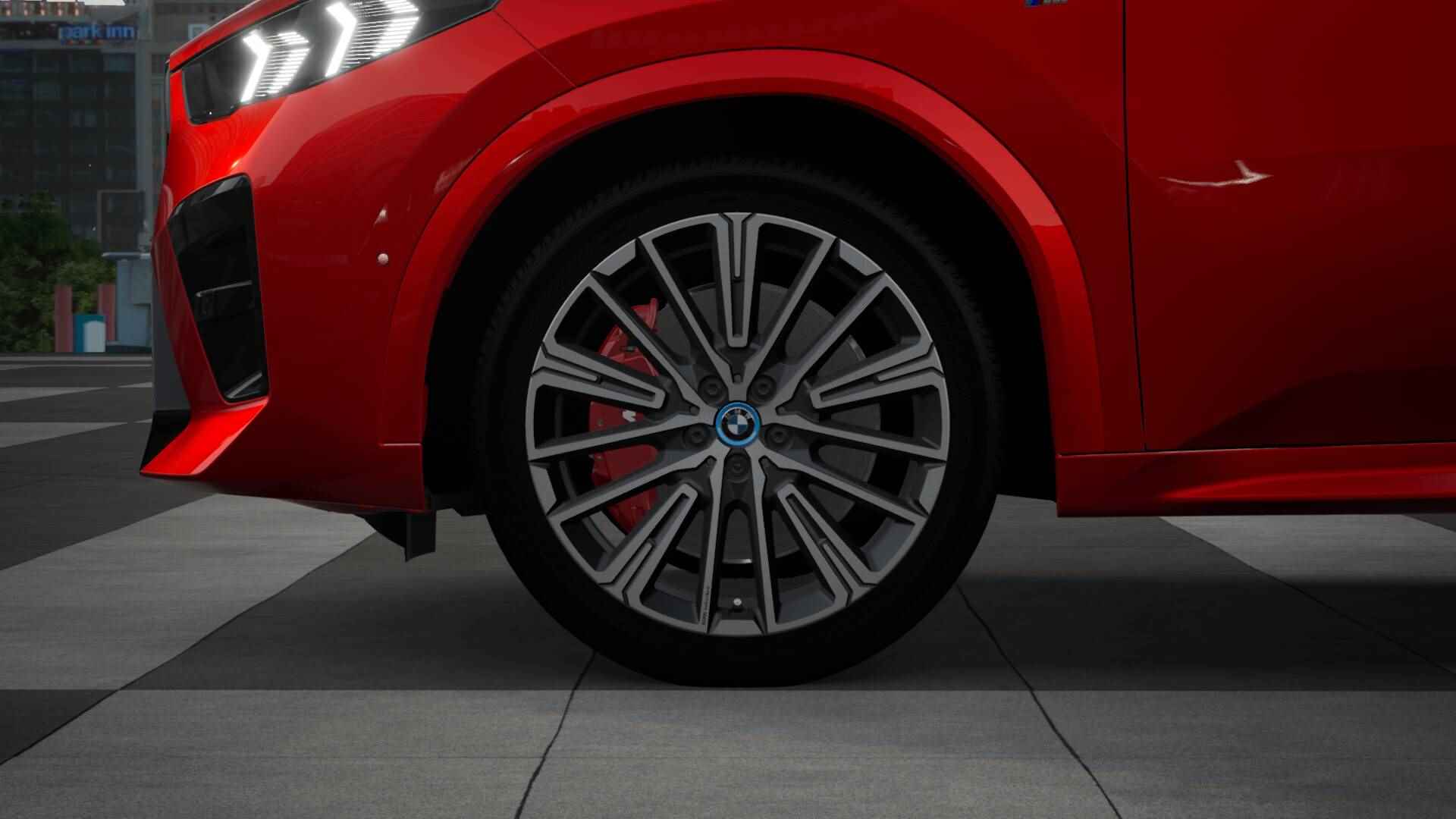 BMW iX2 eDrive20 M Sport 65kWh / Sportstoelen / Adaptieve LED / Adaptief M Onderstel / Parking Assistant / Comfort Access - 10/11