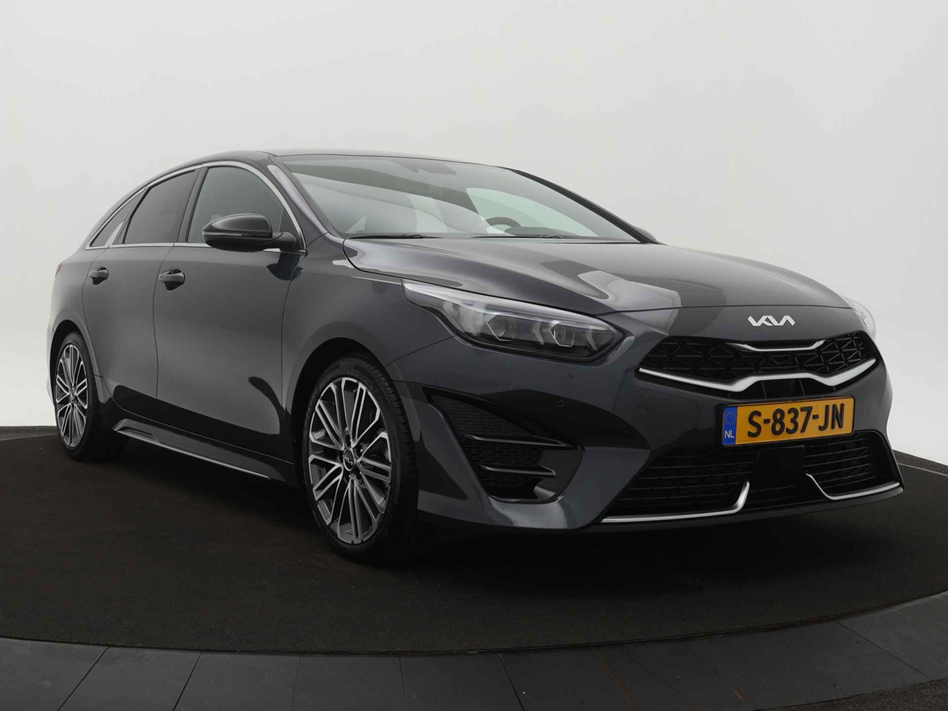 Kia ProCeed 1.5 T-GDi GT-PlusLine - JBL Audio - Apple CarPlay/Android Auto - Stoel en stuurwiel verwarming - Led Koplampen - Adaptieve Cruise Control - Fabrieksgarantie tot 02-2030 - 12/43