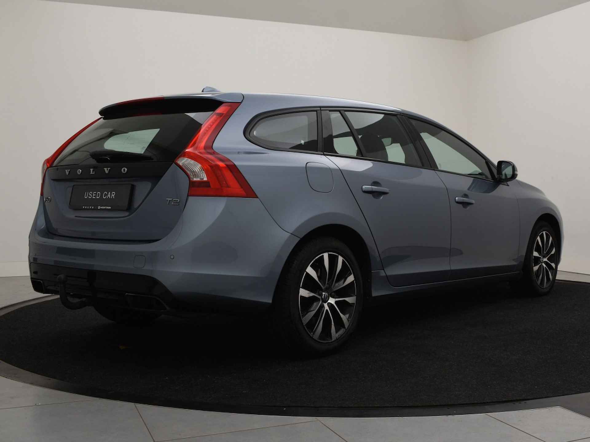 Volvo V60 T2 AUT(6) POLAR+ DYNAMIC 17INCH SPORTSTOELEN NAVI XENON STOELVER - 3/33