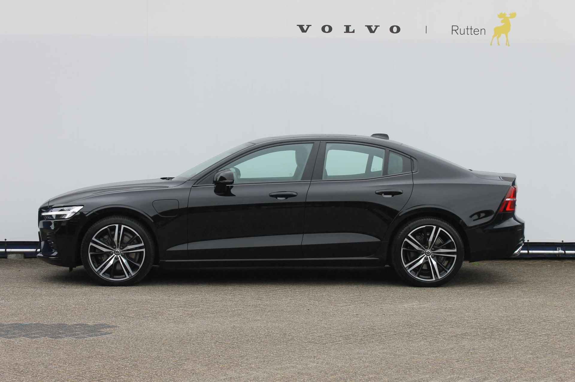 Volvo S60 T8 Recharge 390PK Automaat AWD R-Design Bowers&Wilkins Audio installatie / Panoramisch schuif-kanteldak / 360graden rondomzicht camera / 19" lichtmetalen velgen / - 5/34