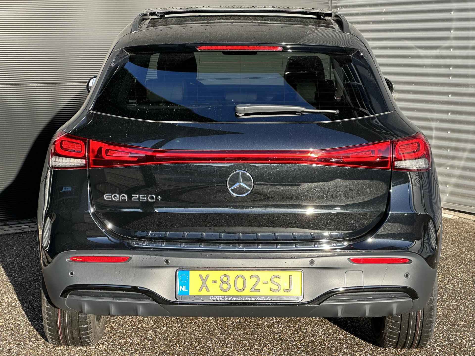 Mercedes-Benz EQA 250+ AMG | Panoramadak | 360° Camera | Night pakket | Elektrisch Verstelbare Stoelen + Memory | Dodehoekassistent | Advanced Sound System | Apple CarPlay | Android Auto | Sfeerverlichting | Stoelverwarming - 11/11