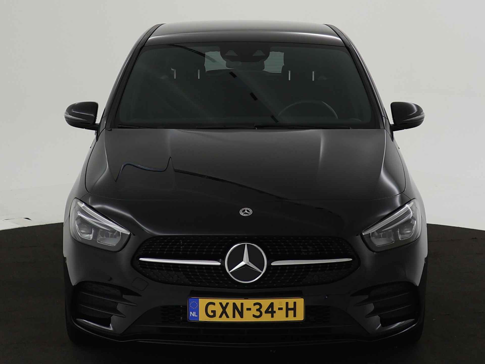 Mercedes-Benz B-Klasse 250 e AMG Plug-In Hybride | Achteruitrijcamera | AMG styling | Night Pakket | Sfeerverlichting | Navigatie | Inclusief 24 maanden MB Certified garantie voor Europa. - 27/45