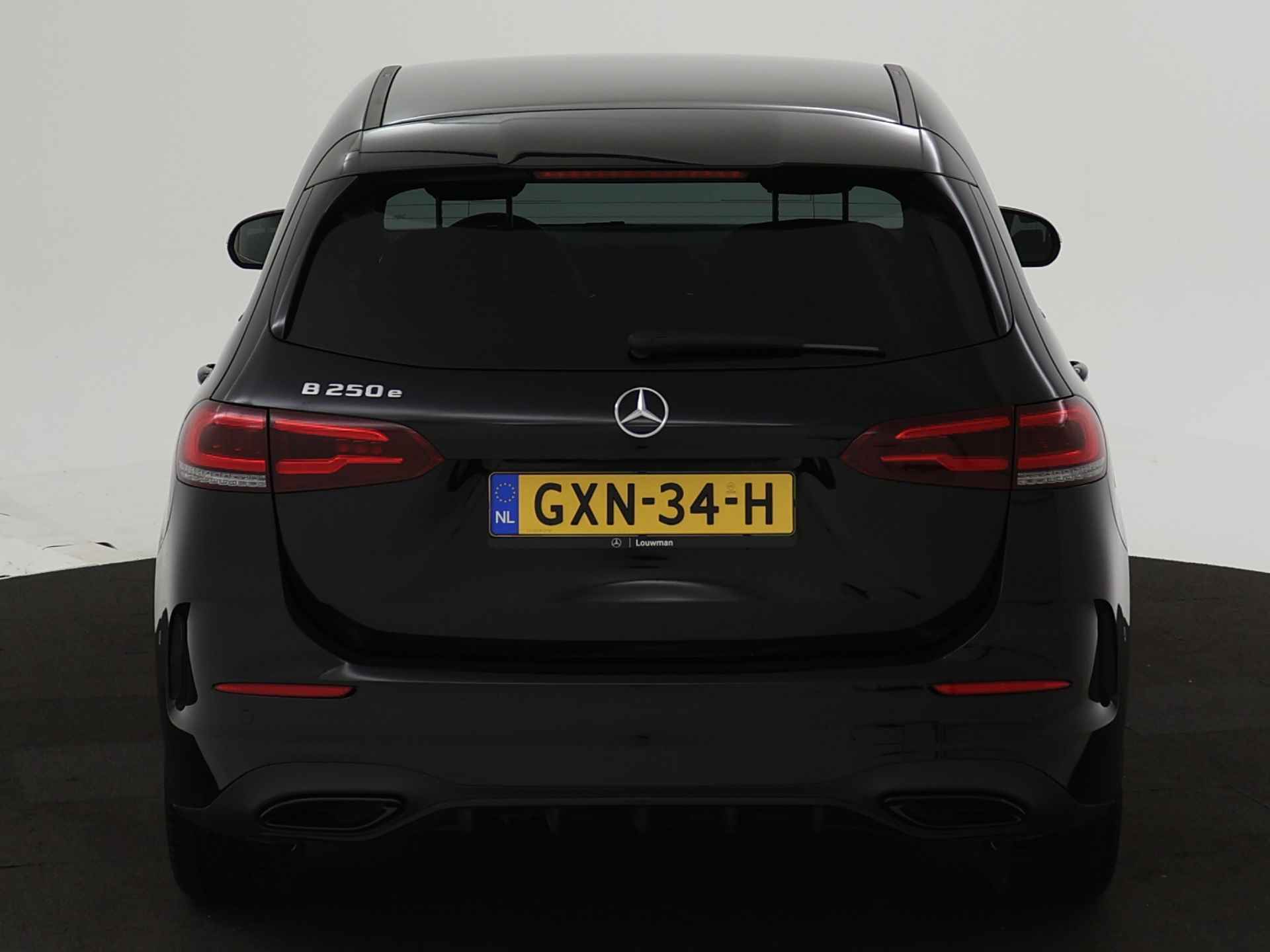 Mercedes-Benz B-Klasse 250 e AMG Plug-In Hybride | Achteruitrijcamera | AMG styling | Night Pakket | Sfeerverlichting | Navigatie | Inclusief 24 maanden MB Certified garantie voor Europa. - 29/45