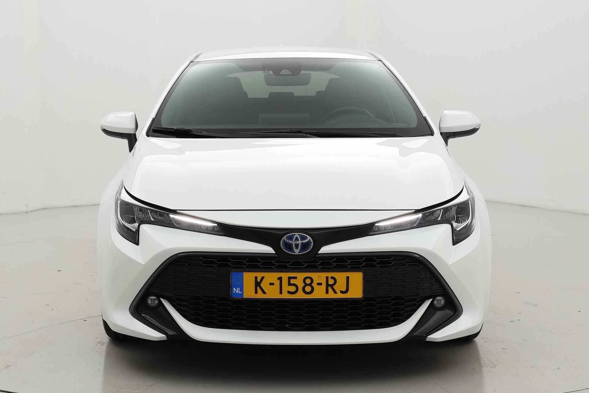 Toyota Corolla 1.8 Hybrid First Edition - 8/33