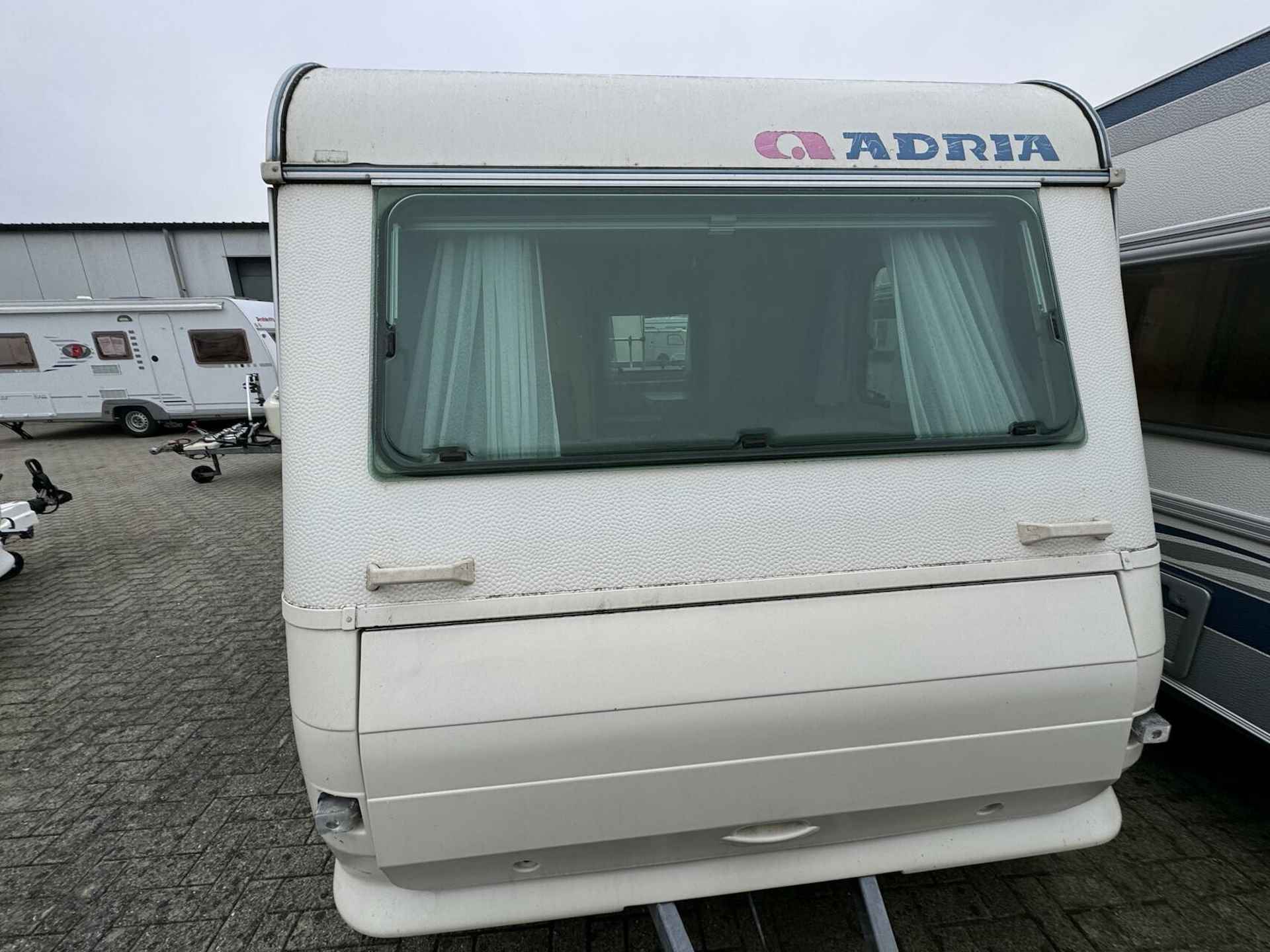 ADRIA UNICA 390 DS VOORTENT + DWARSBED + FIETSENDRAGER - 5/16