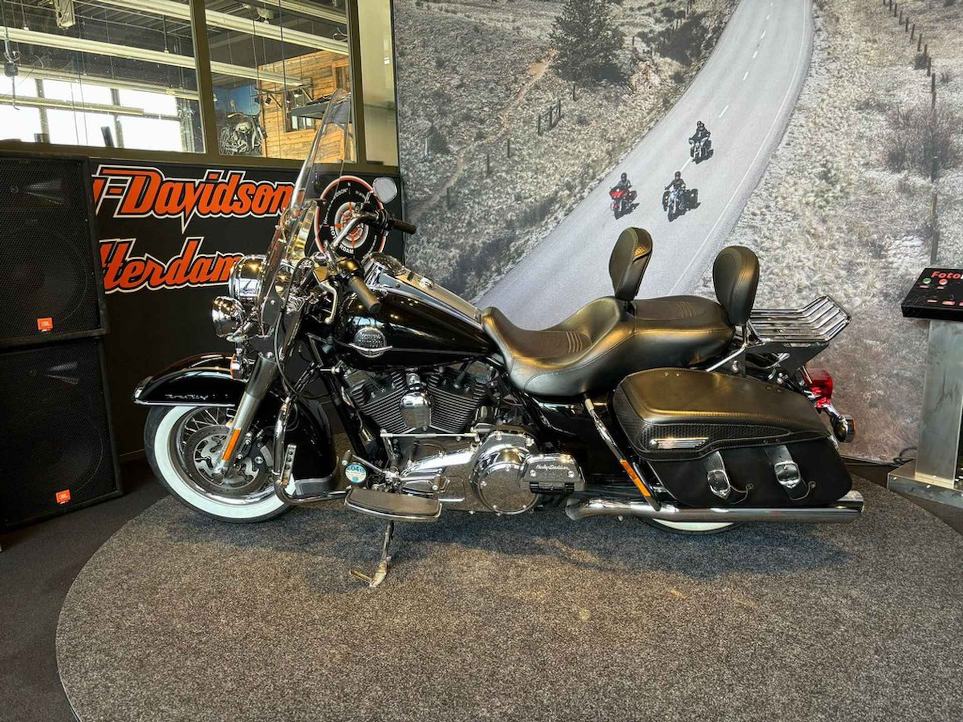 Harley-Davidson FLHRCI Road King Classic - 5/8