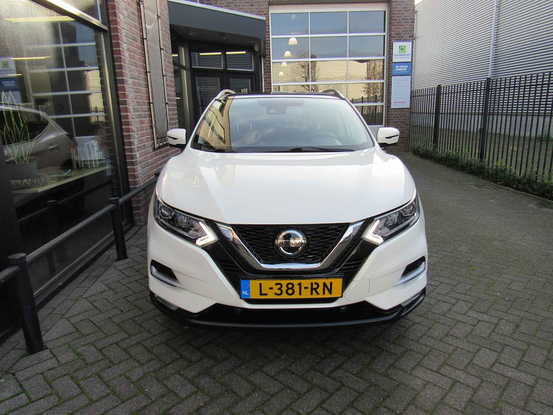 NISSAN Qashqai 1.3 DIG-T 160pk DCT  N-Connecta met Navigatie / Panoramadak / 360º camera /18 inch /Parkeersensoren - 5/28