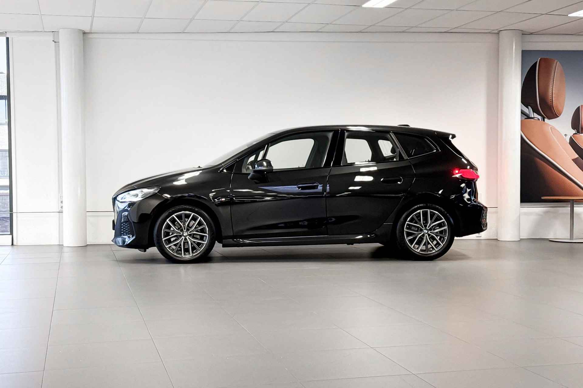 BMW 2 Serie Active Tourer 220i | M Sport | Stoelverwarming | Comfort Access | Parking Assistant | Trekhaak | - 2/25