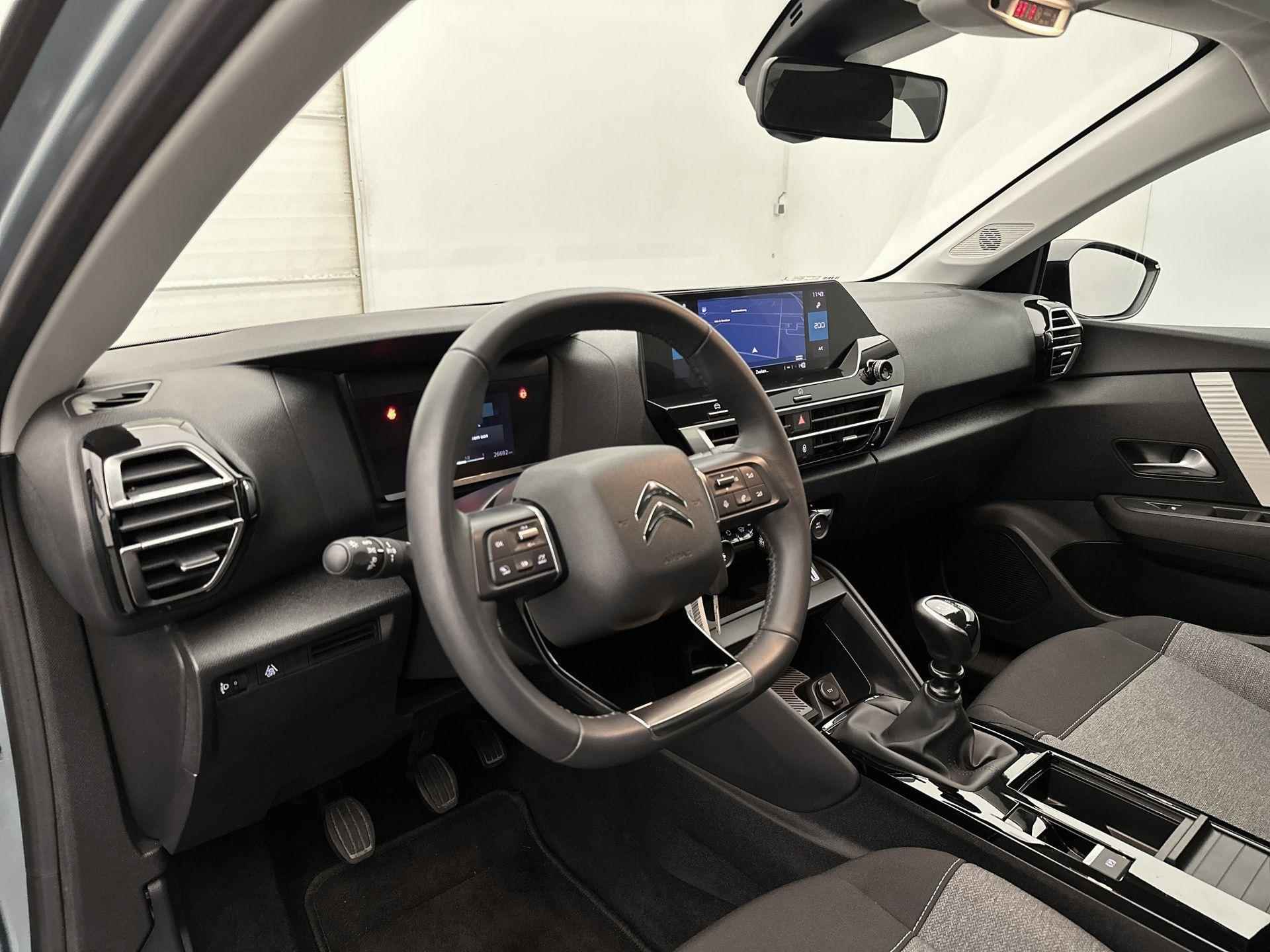 Citroen C4 Feel 100pk | Navigatie | Achteruitrijcamera | Climate Control | Cruise Control | Parkeersensoren | Led koplampen | Apple Carplay / Android Auto | Bluetooth | DAB+ radio | Armsteun | Automatisch dimlicht | Regensensor | - 11/32