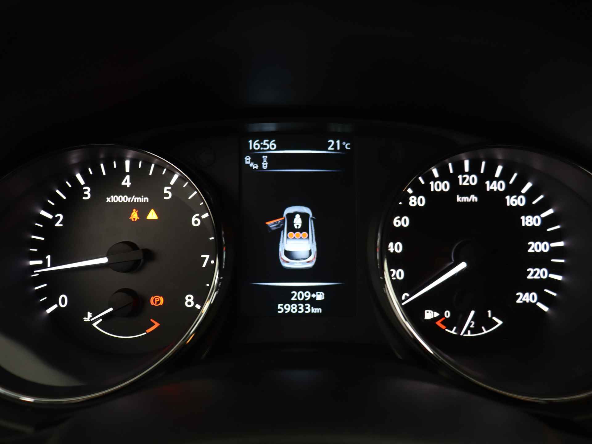 Nissan QASHQAI 1.2 Tekna | Panoramadak | 360 Camera | Stoelverwarming | Trekhaak | Navigatie | - 6/41