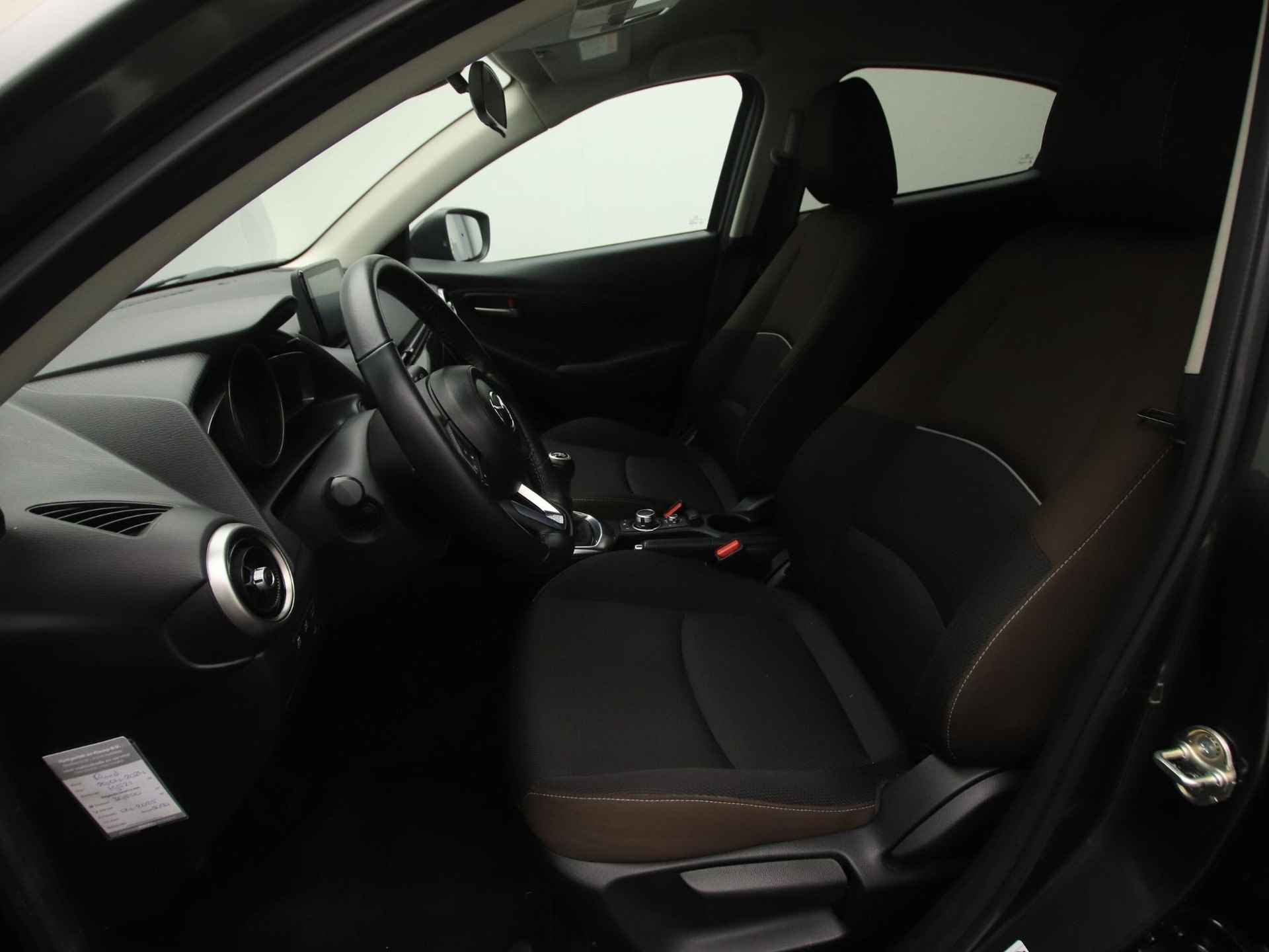 Mazda 2 1.5 Skyactiv-G Style Selected met navigatie : dealer onderhouden - 13/47