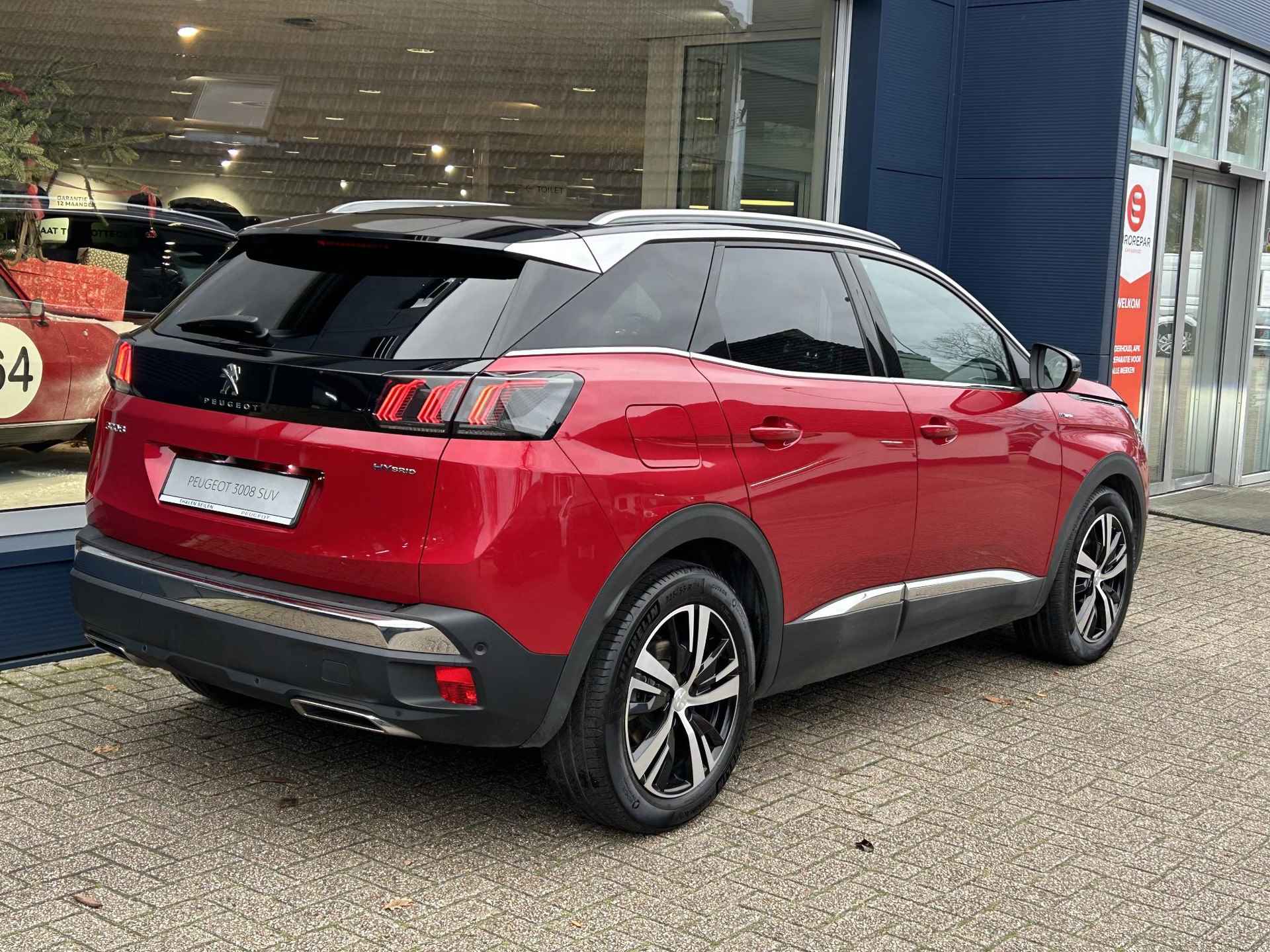 Peugeot 3008 1.6 HYbrid 225 GT | Navigatie | Plug in Hybride | Elektrische Achterklep | Keyless Entry | Full LED Verlichting | Automaat | Dodehoek bewaking | Stoelverwarming | Cruise Control | Lichtmetaal | Camera. - 4/53