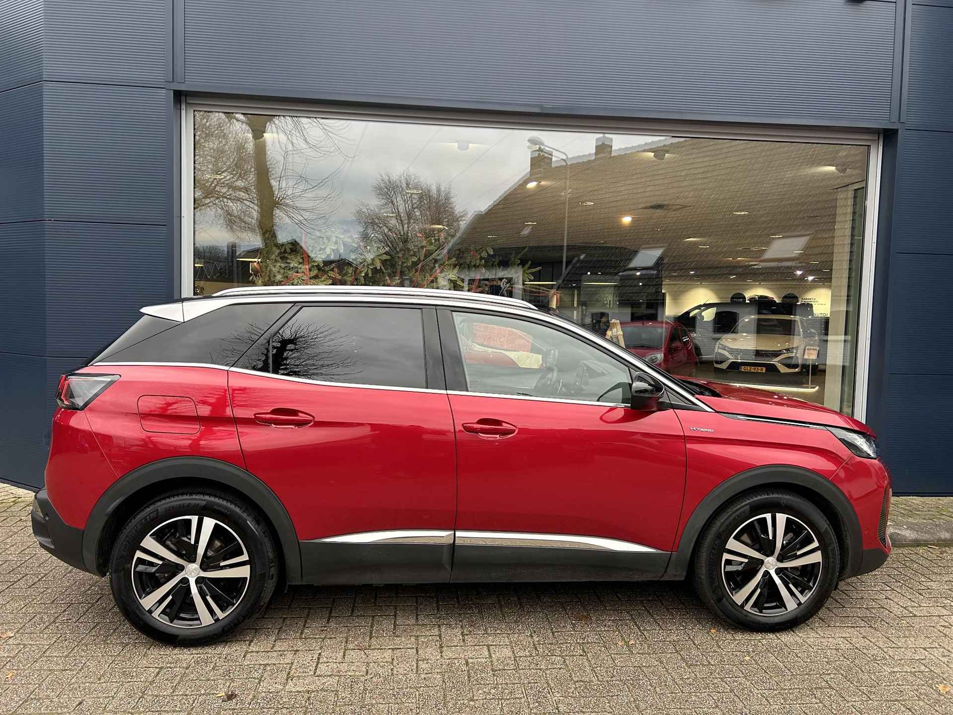 Peugeot 3008 1.6 HYbrid 225 GT | Navigatie | Plug in Hybride | Elektrische Achterklep | Keyless Entry | Full LED Verlichting | Automaat | Dodehoek bewaking | Stoelverwarming | Cruise Control | Lichtmetaal | Camera. - 19/53