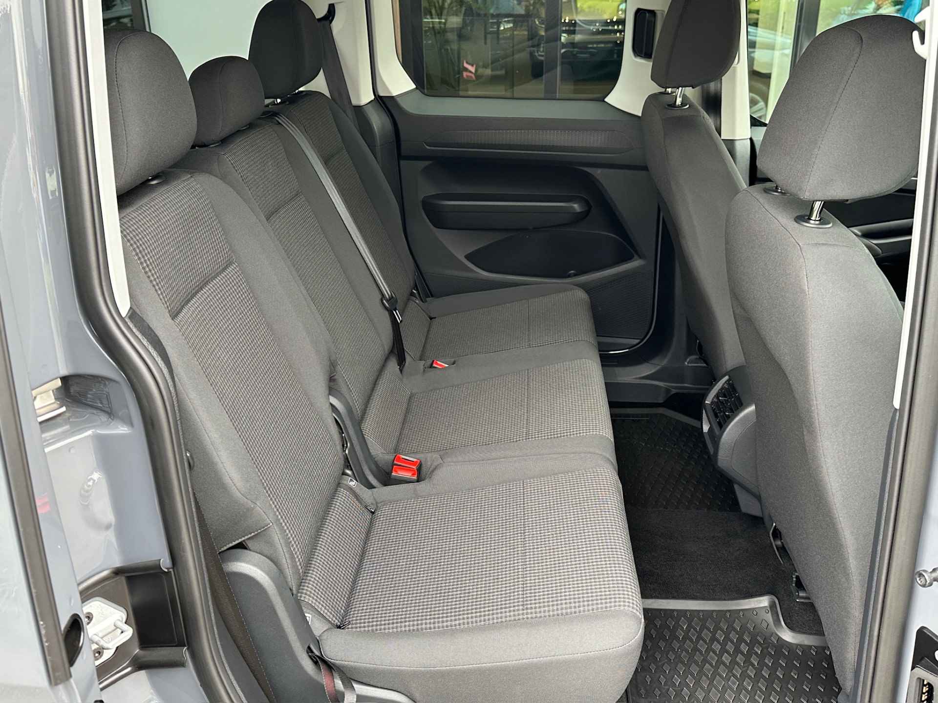 Volkswagen Caddy 1.5 TSI DSG 5-persoons | Trekhaak | Cruise | Parkeersensoren | Rijklaar incl. garantie - 19/27